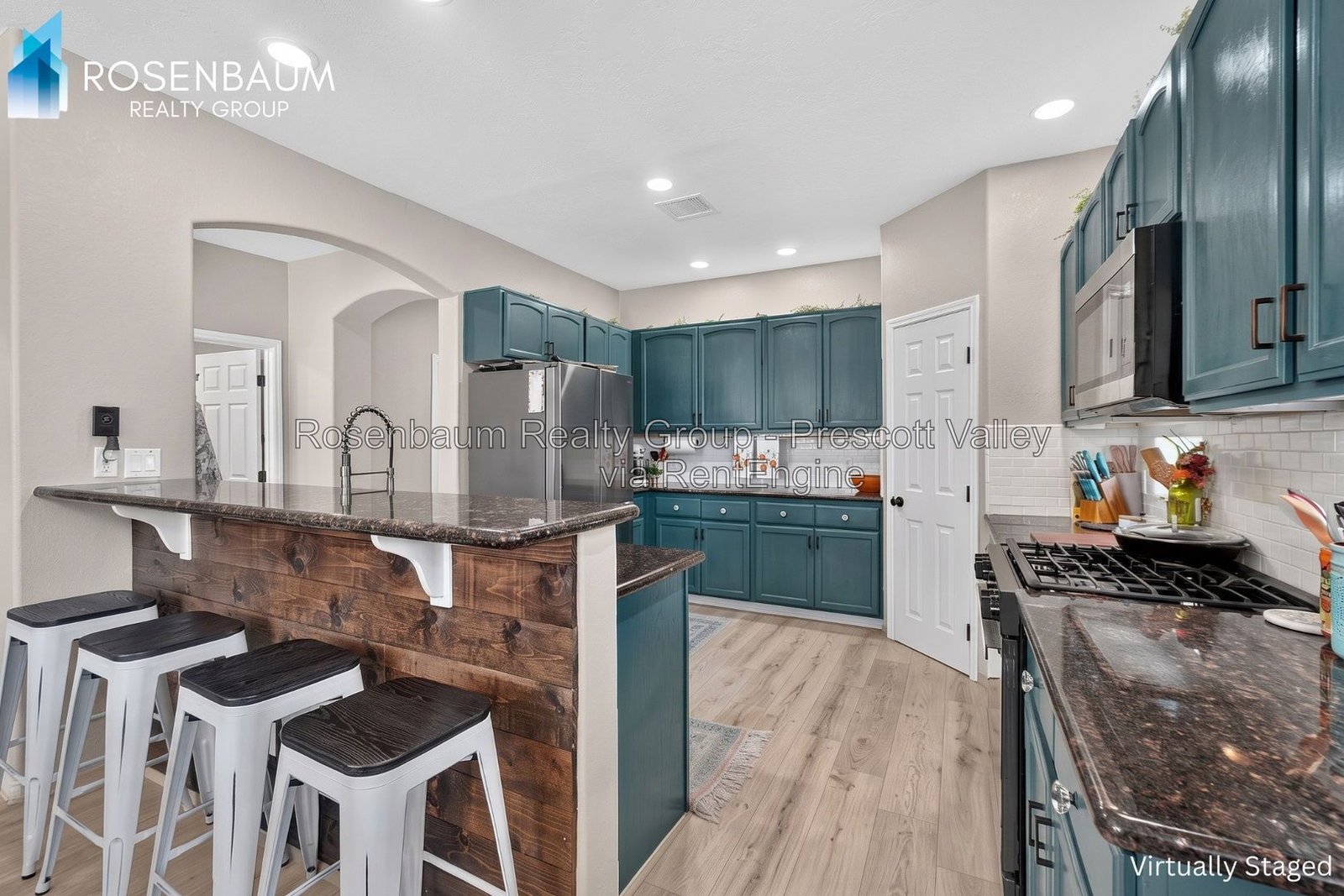 Beautifully charming 5-beds, 2.5-baths two-story home in the highly sought-after StoneRidge master-planned golf community of Prescott Valley! property image
