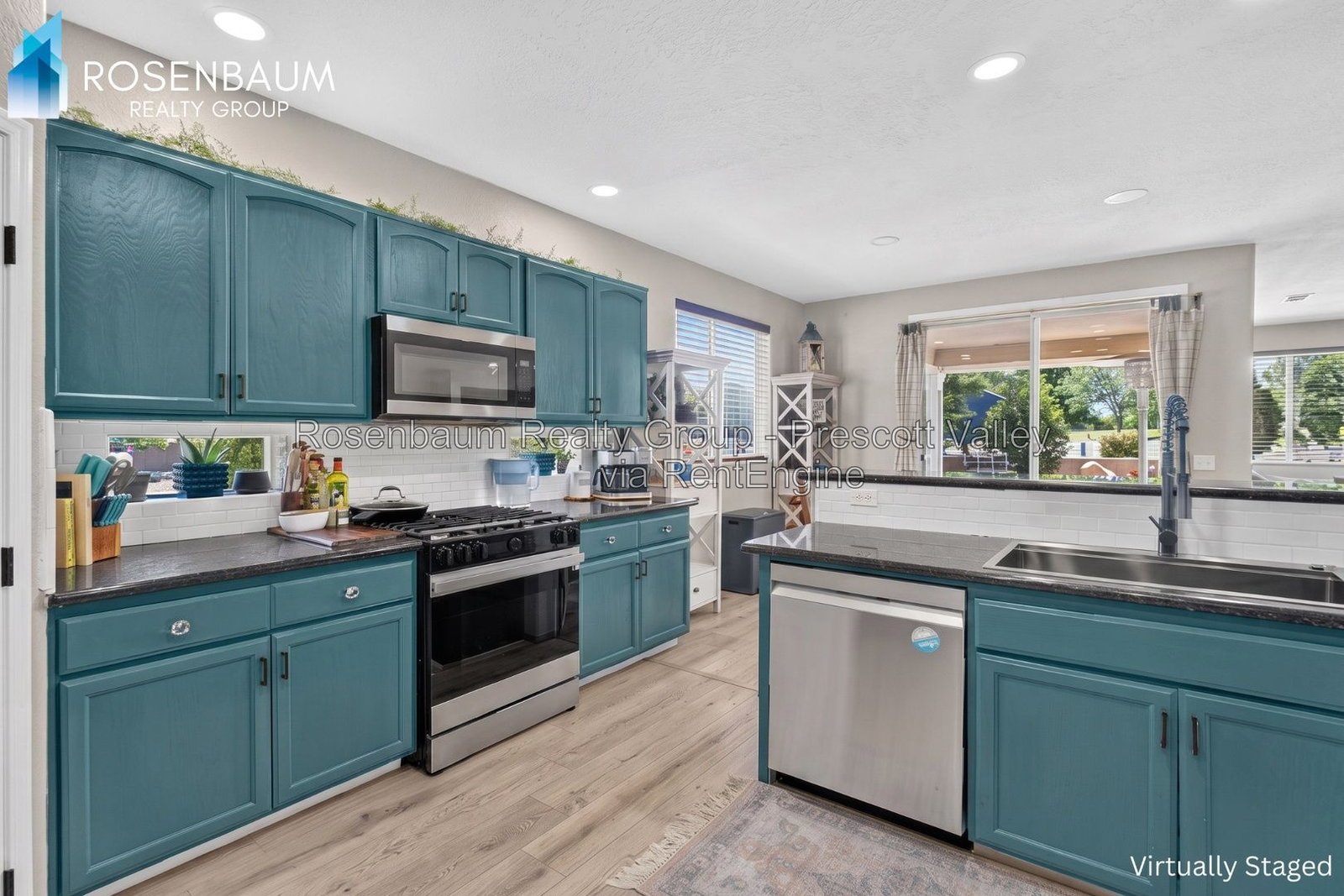Beautifully charming 5-beds, 2.5-baths two-story home in the highly sought-after StoneRidge master-planned golf community of Prescott Valley! property image