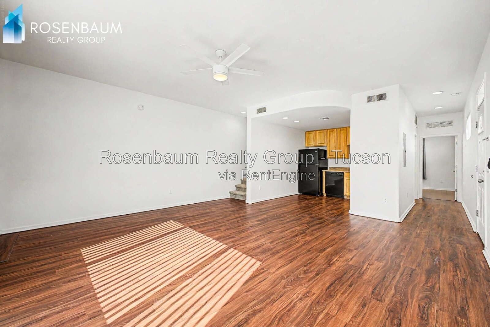 Charming 3-beds, 2-baths townhome-style duplex home in central Tucson! property image