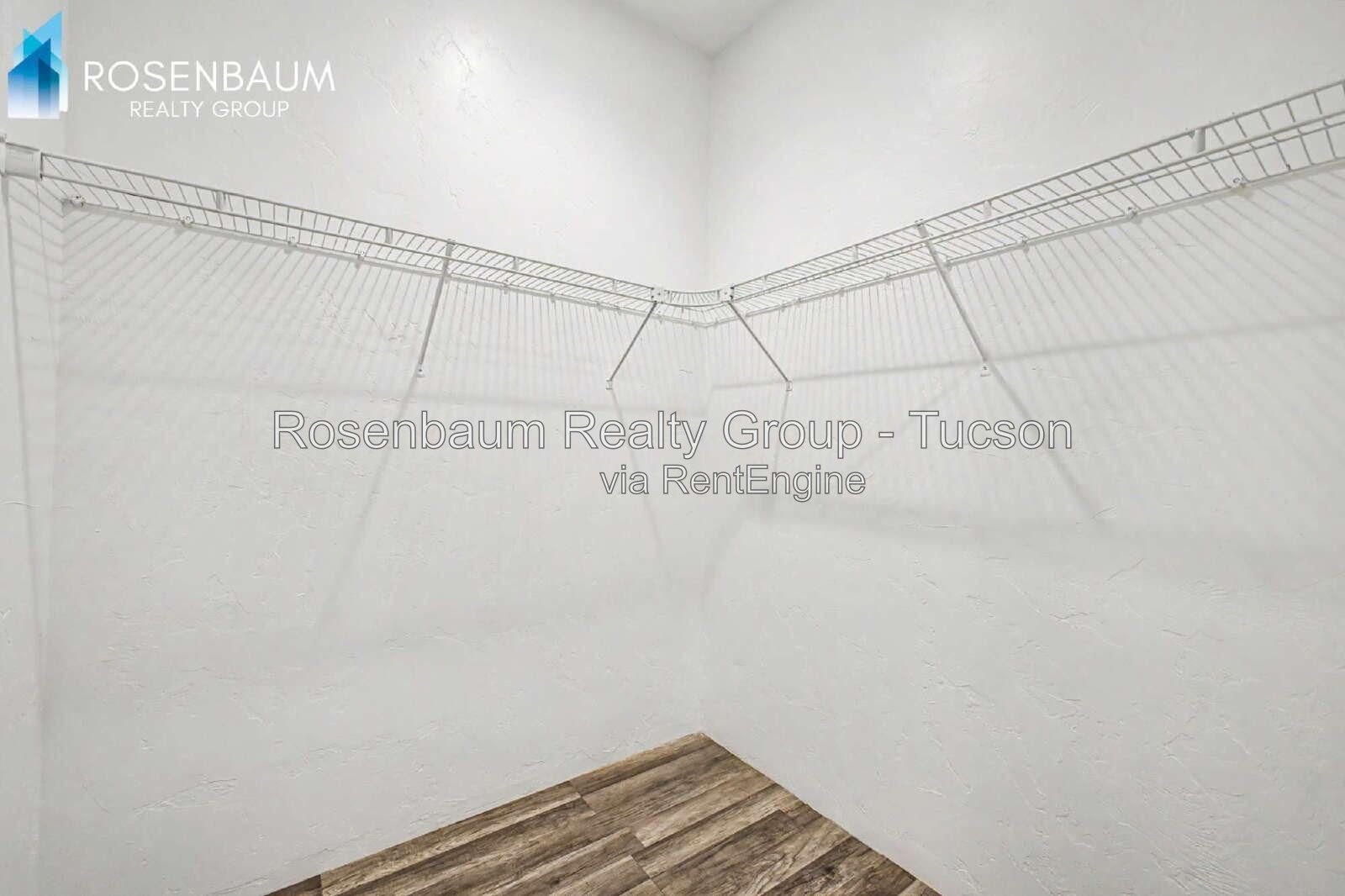 Charming 3-beds, 2-baths townhome-style duplex home in central Tucson! property image