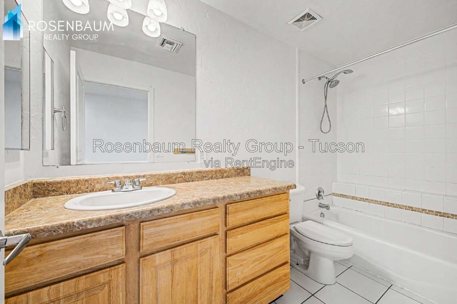 Charming 3-beds, 2-baths townhome-style duplex home in central Tucson! property image