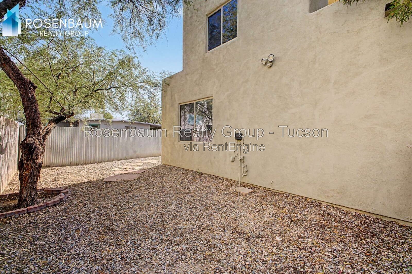 Charming 3-beds, 2-baths townhome-style duplex home in central Tucson! property image