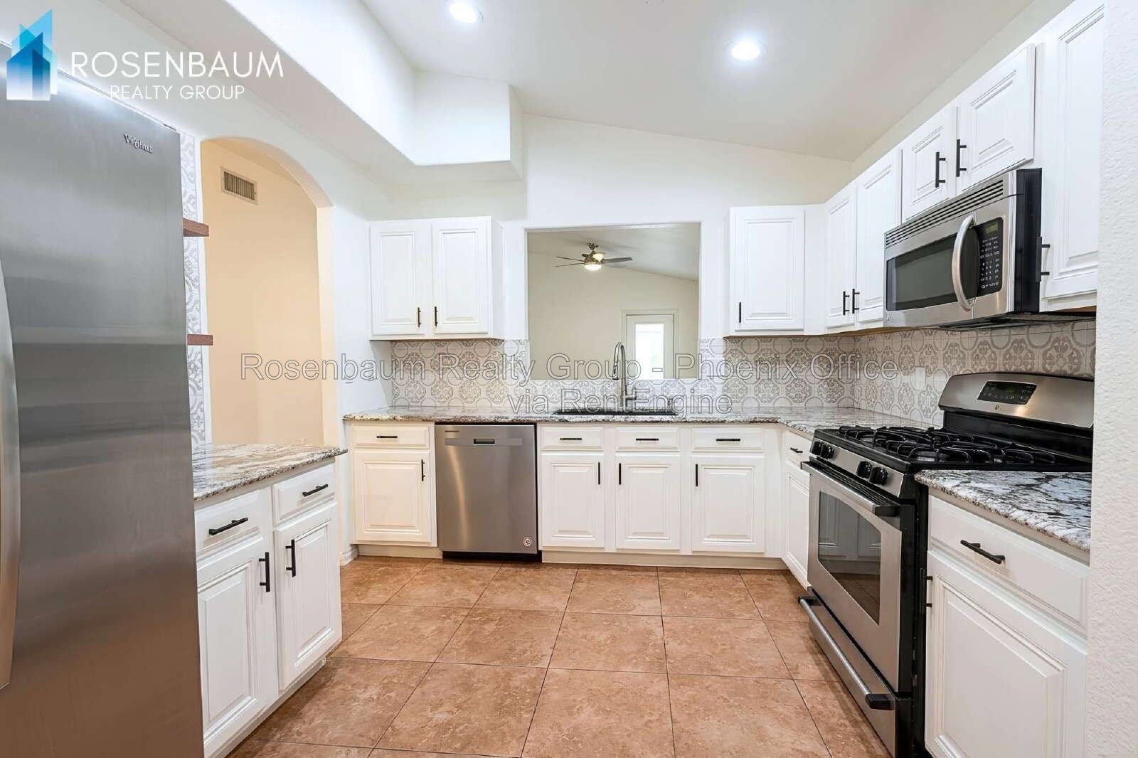 Charming 3-bedrooms, 2-baths single level home in Mesa! property image