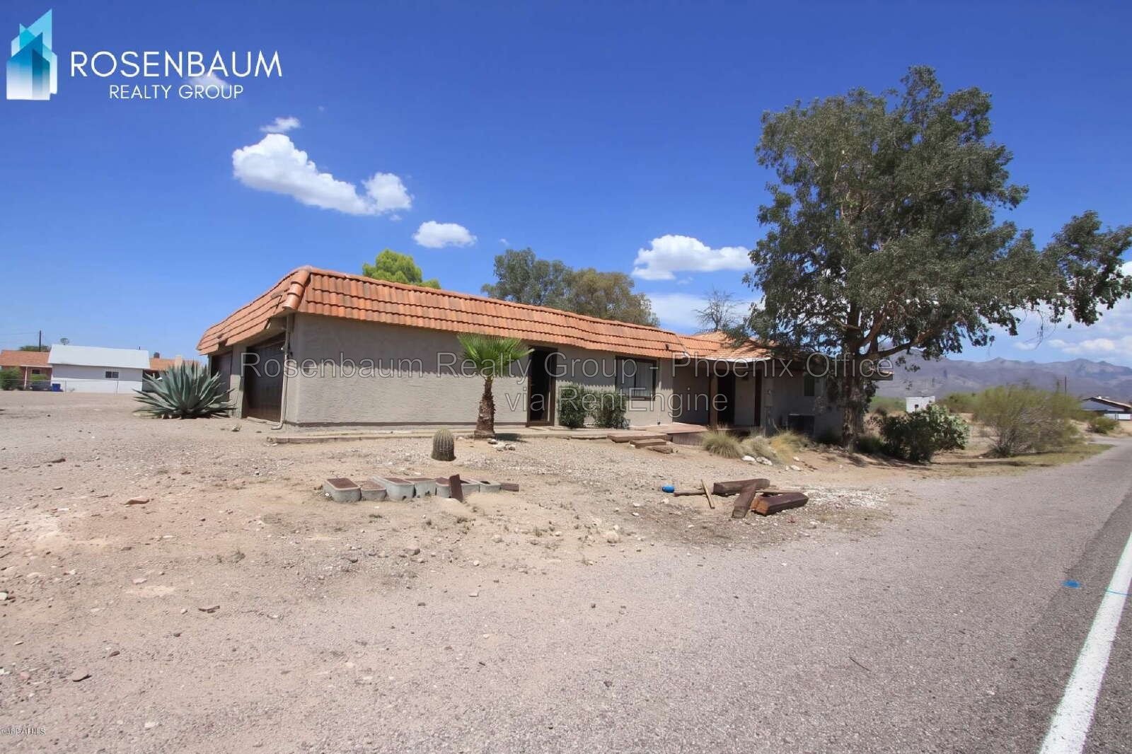 Beautiful 2 bed 2 bath duplex home property image
