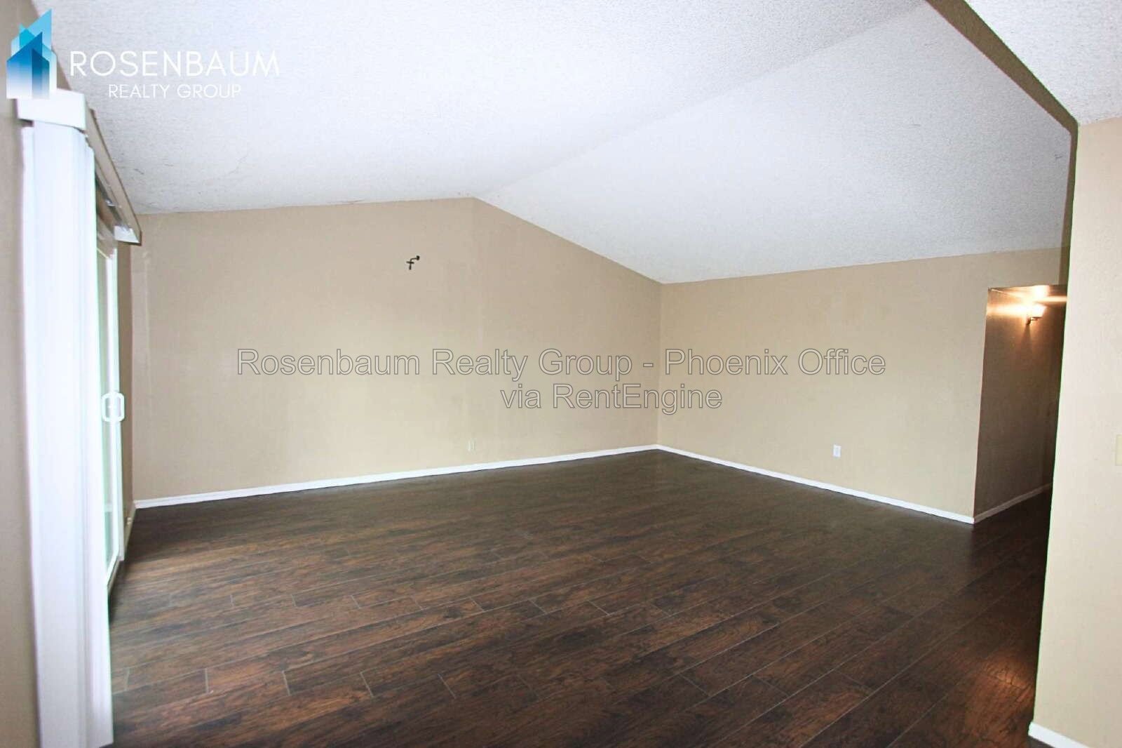 Beautiful 2 bed 2 bath duplex home property image
