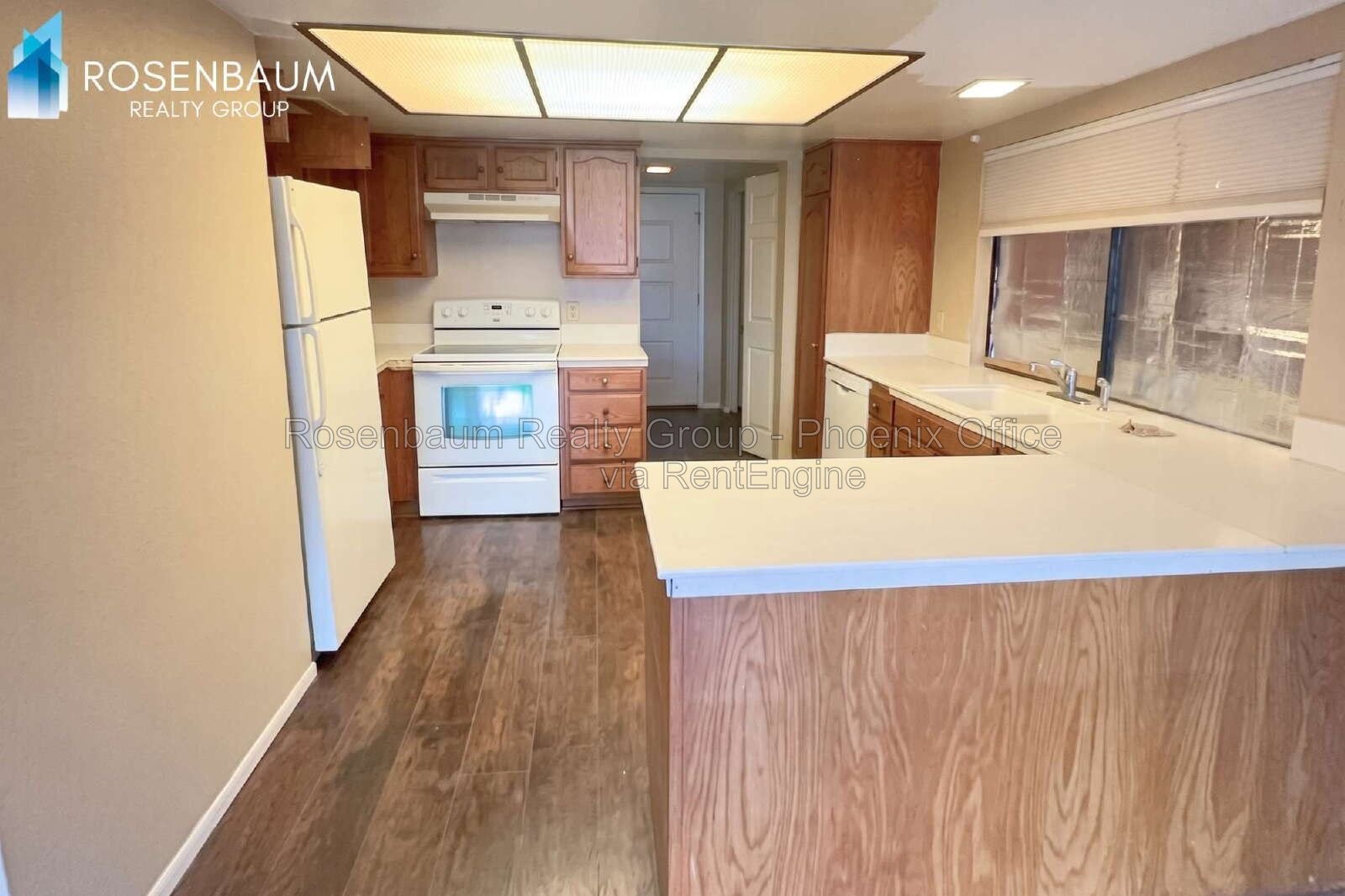Beautiful 2 bed 2 bath duplex home property image