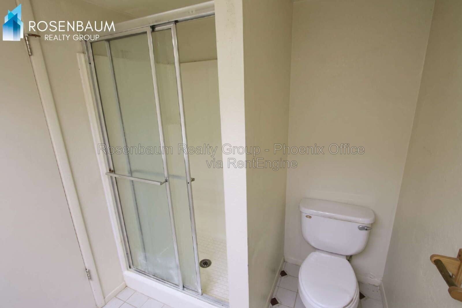 Beautiful 2 bed 2 bath duplex home property image