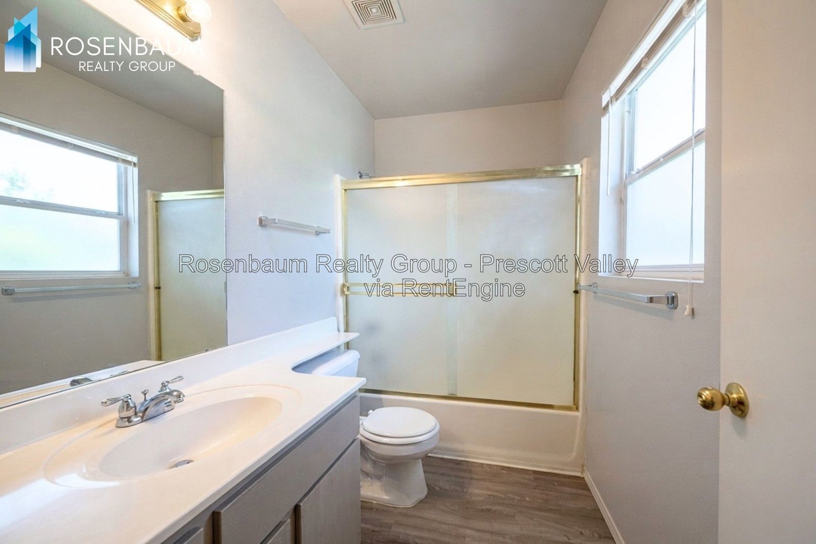 Beautifully charming 2-bedrooms, 2-baths duplex home in Prescott Valley! property image