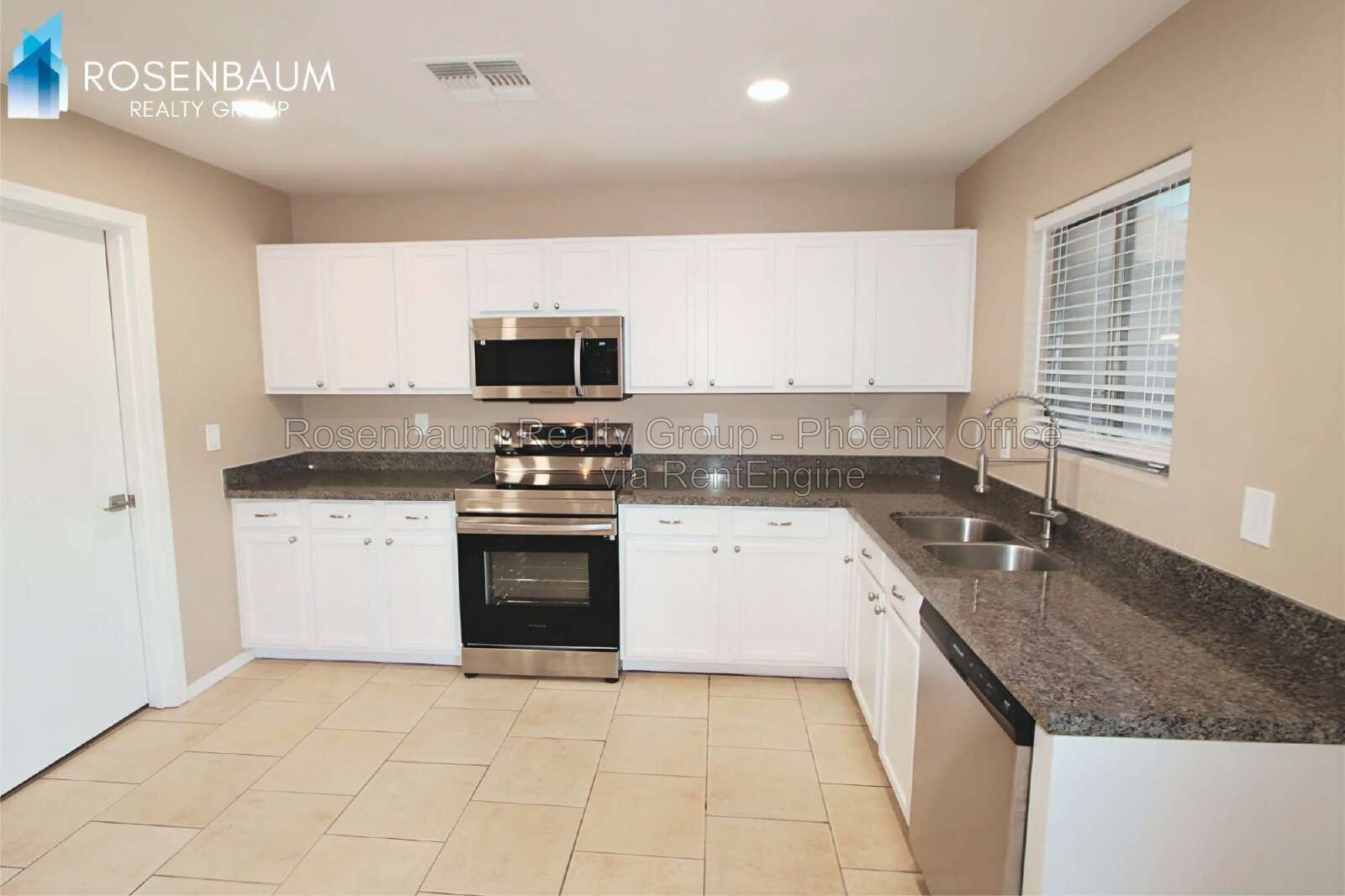 Gorgeous 4-bedrooms, 2.5-baths 2-story home in Johnson Ranch community! property image