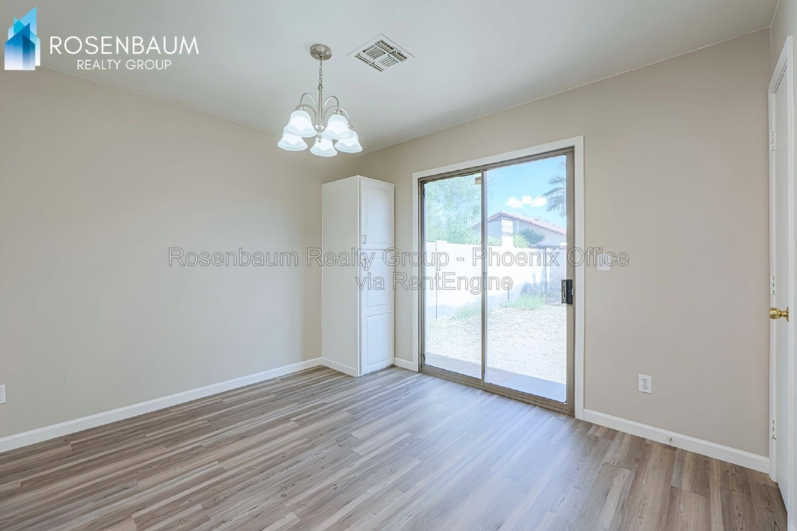 Beautifully charming 3-Bedroom, 2-Bath home in the desirable SK Ranch community of Casa Grande! property image