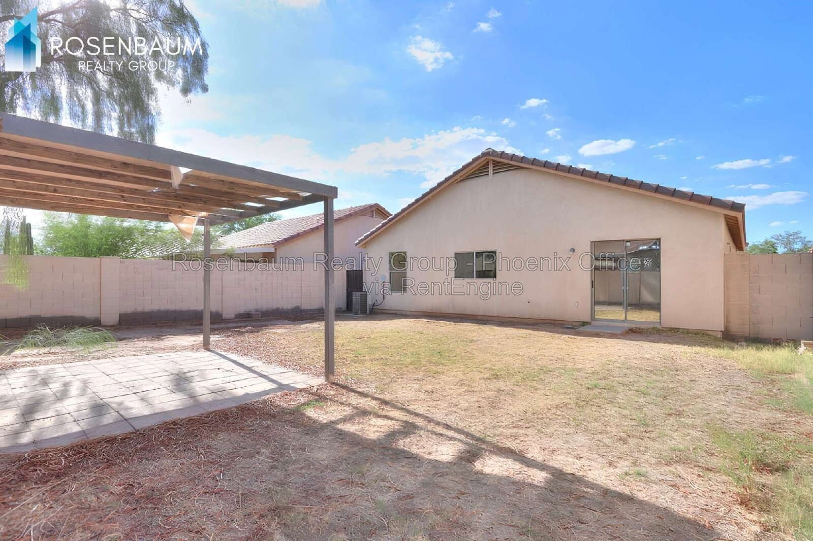 Beautifully charming 3-Bedroom, 2-Bath home in the desirable SK Ranch community of Casa Grande! property image