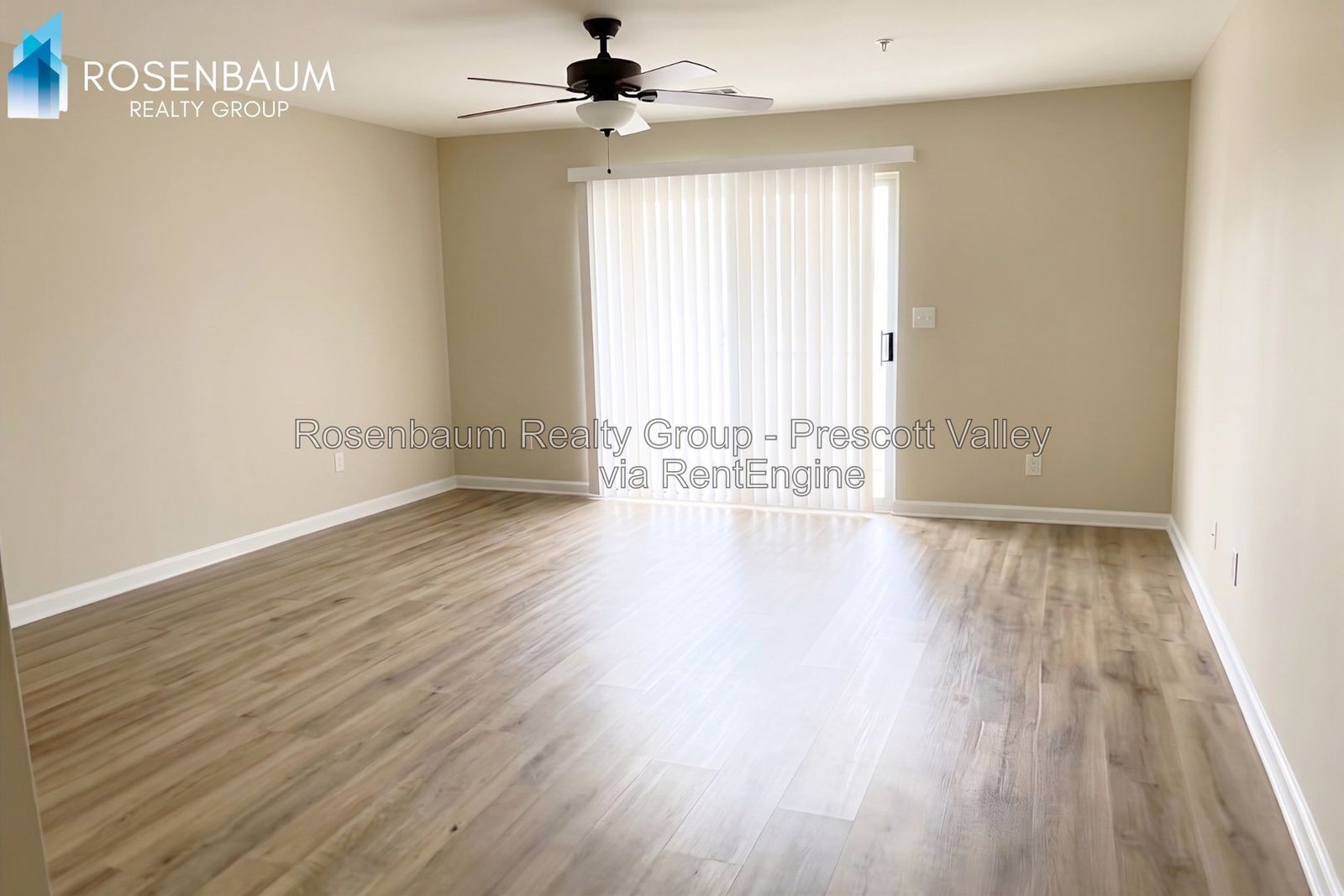Beautiful and inviting 2-bedrooms, 2-baths duplex located in the heart of Prescott Valley! property image