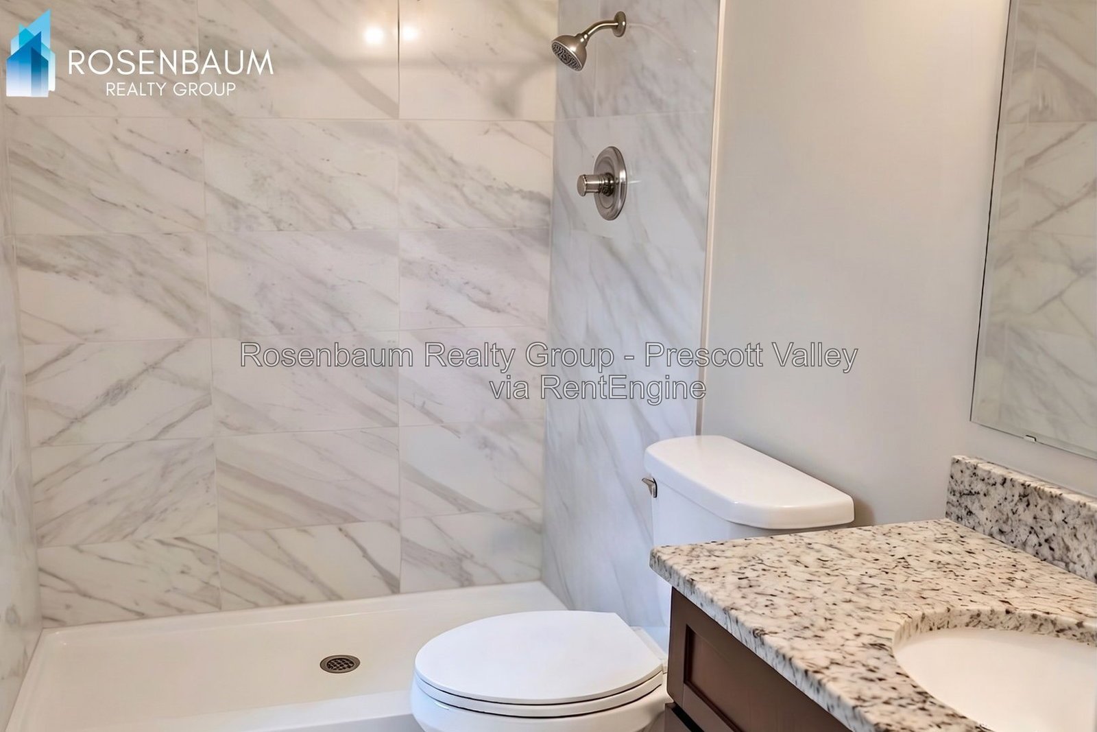 Beautiful and inviting 2-bedrooms, 2-baths duplex located in the heart of Prescott Valley! property image