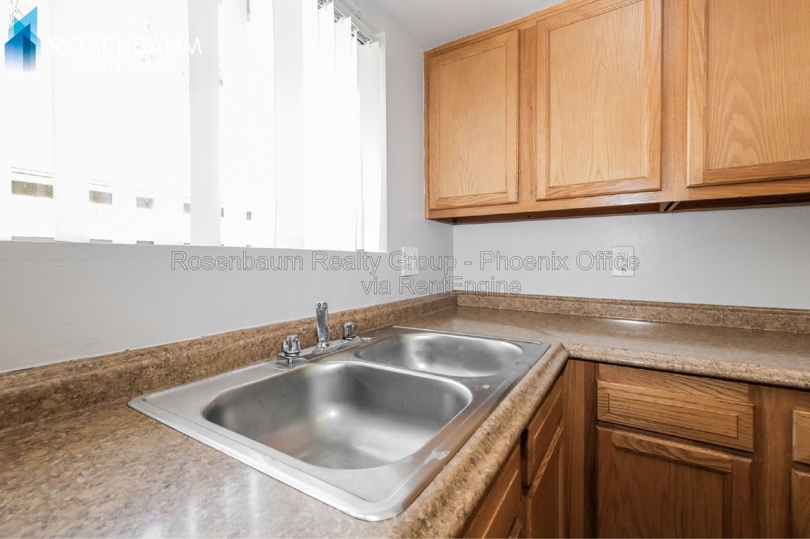 Charming 2-bedrooms, 1-baths upstairs apartment in Phoenix! property image