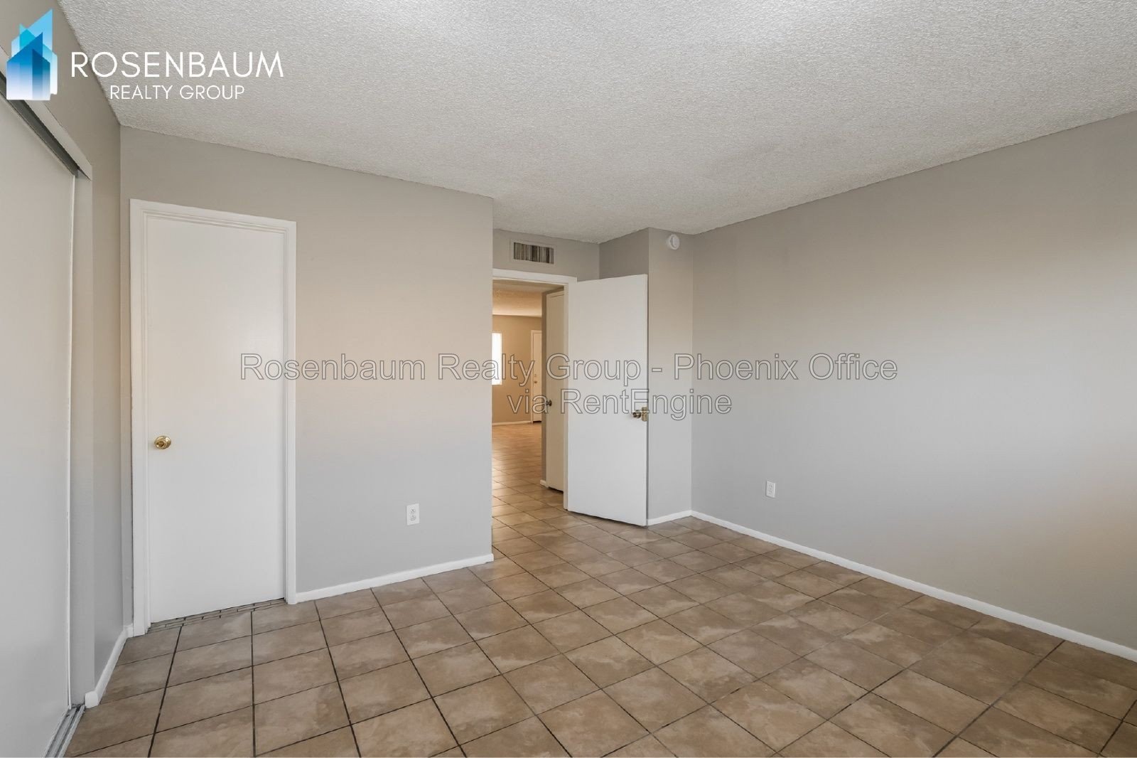 Charming 2-bedrooms, 1-baths upstairs apartment in Phoenix! property image