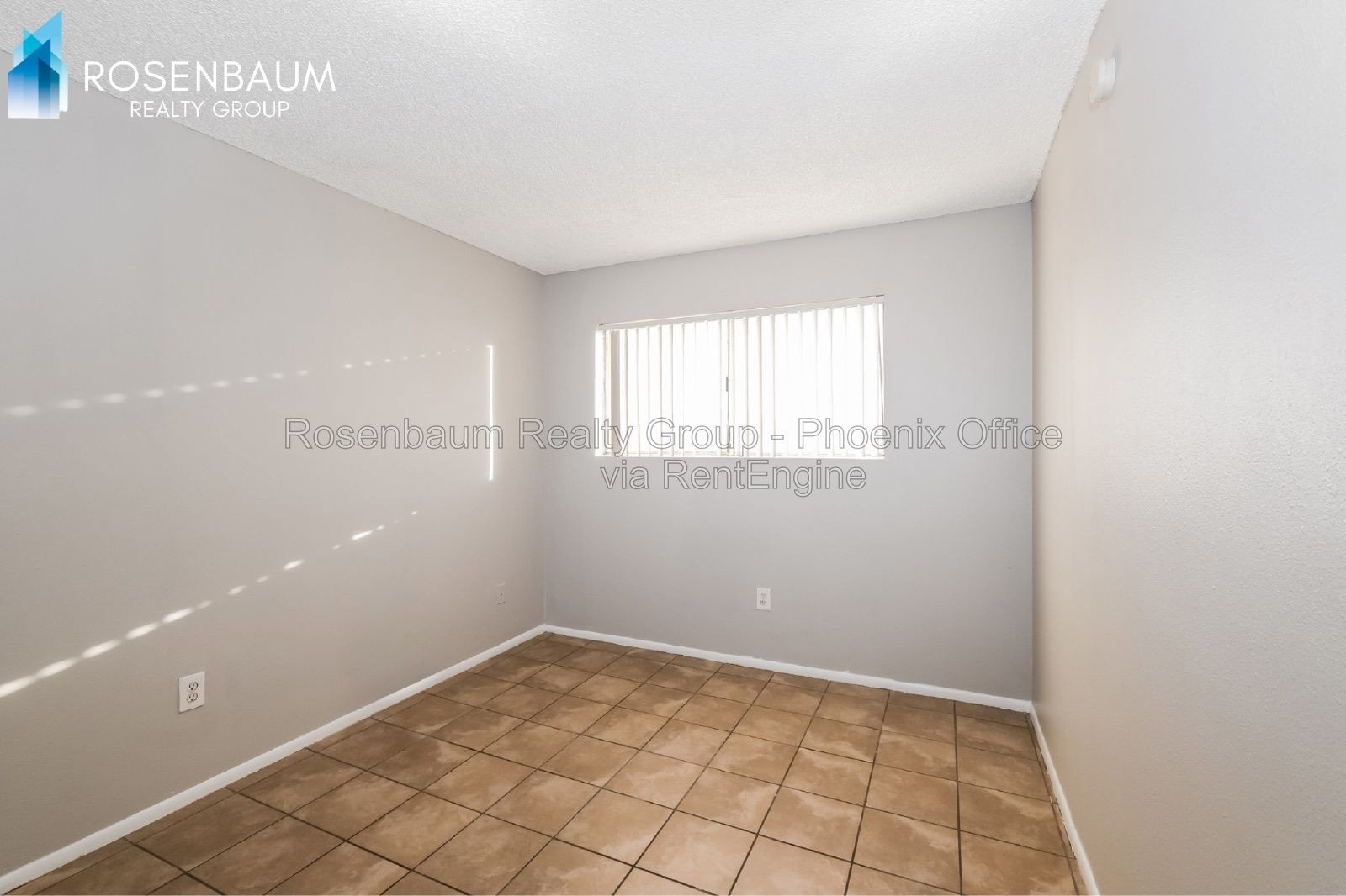 Charming 2-bedrooms, 1-baths upstairs apartment in Phoenix! property image