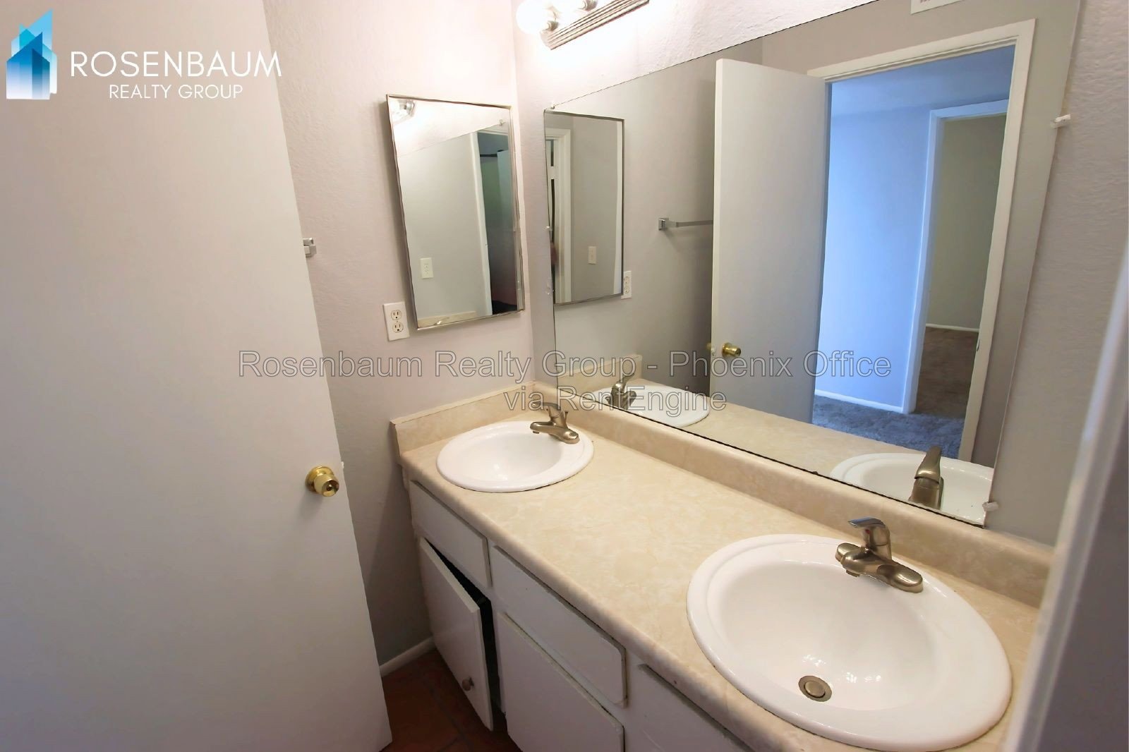 Charming 2-bedrooms, 1.5-baths townhome in the heart of Mesa! property image