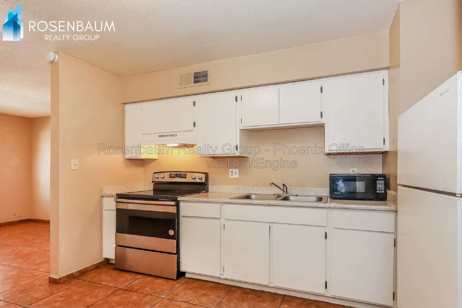 Charming and cozy 2-bedrooms, 1-bath apartment tucked inside a quiet 4-plex in the heart of Mesa! property image