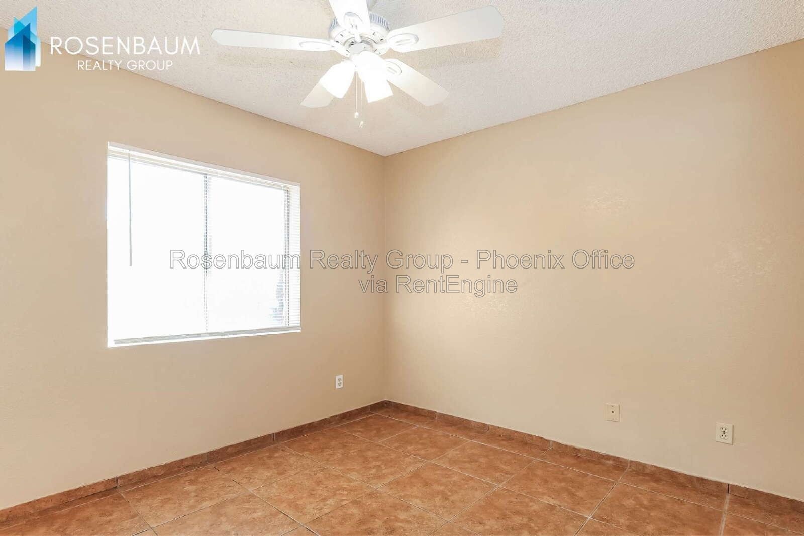 Charming and cozy 2-bedrooms, 1-bath apartment tucked inside a quiet 4-plex in the heart of Mesa! property image