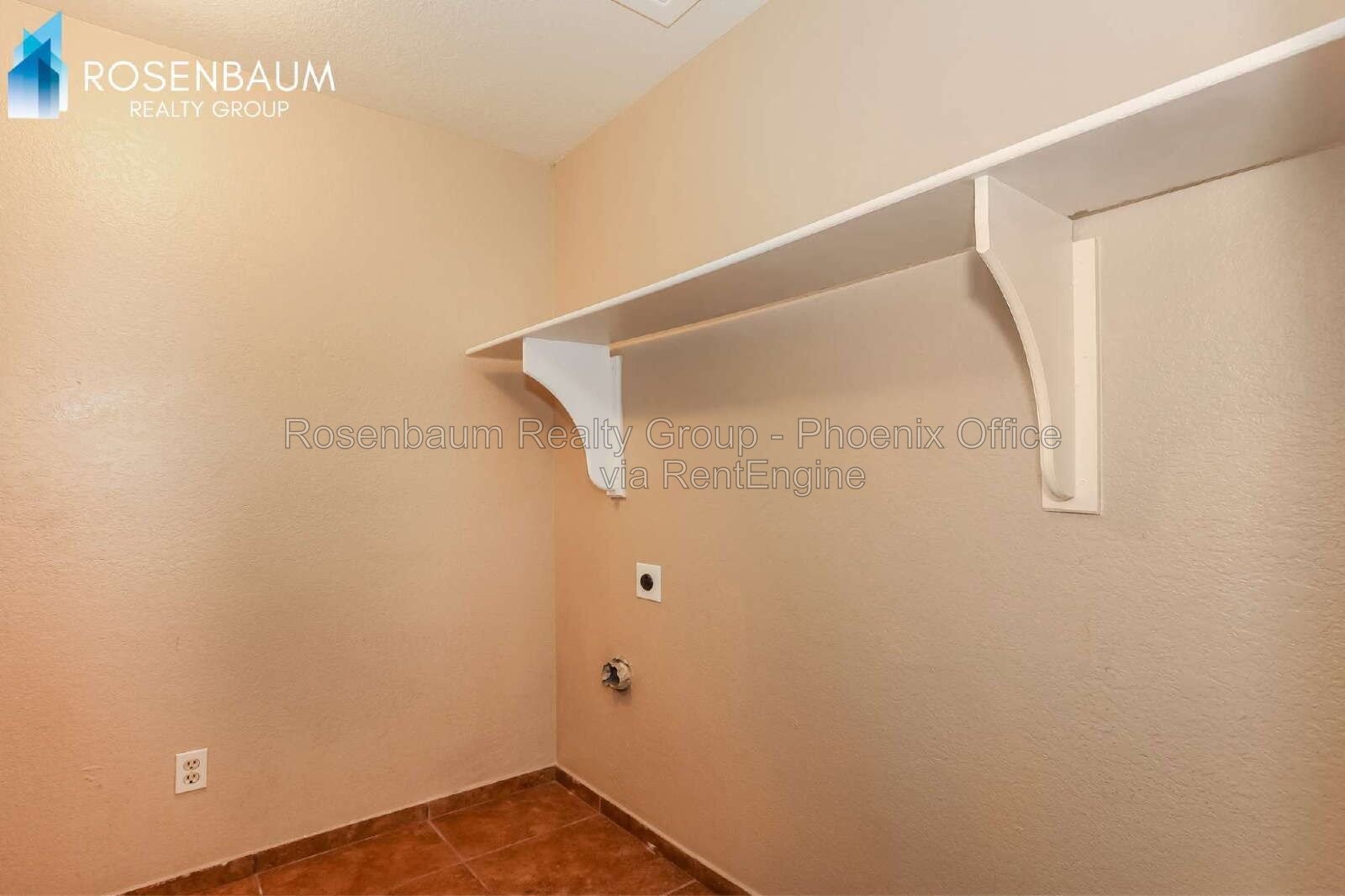 Charming and cozy 2-bedrooms, 1-bath apartment tucked inside a quiet 4-plex in the heart of Mesa! property image