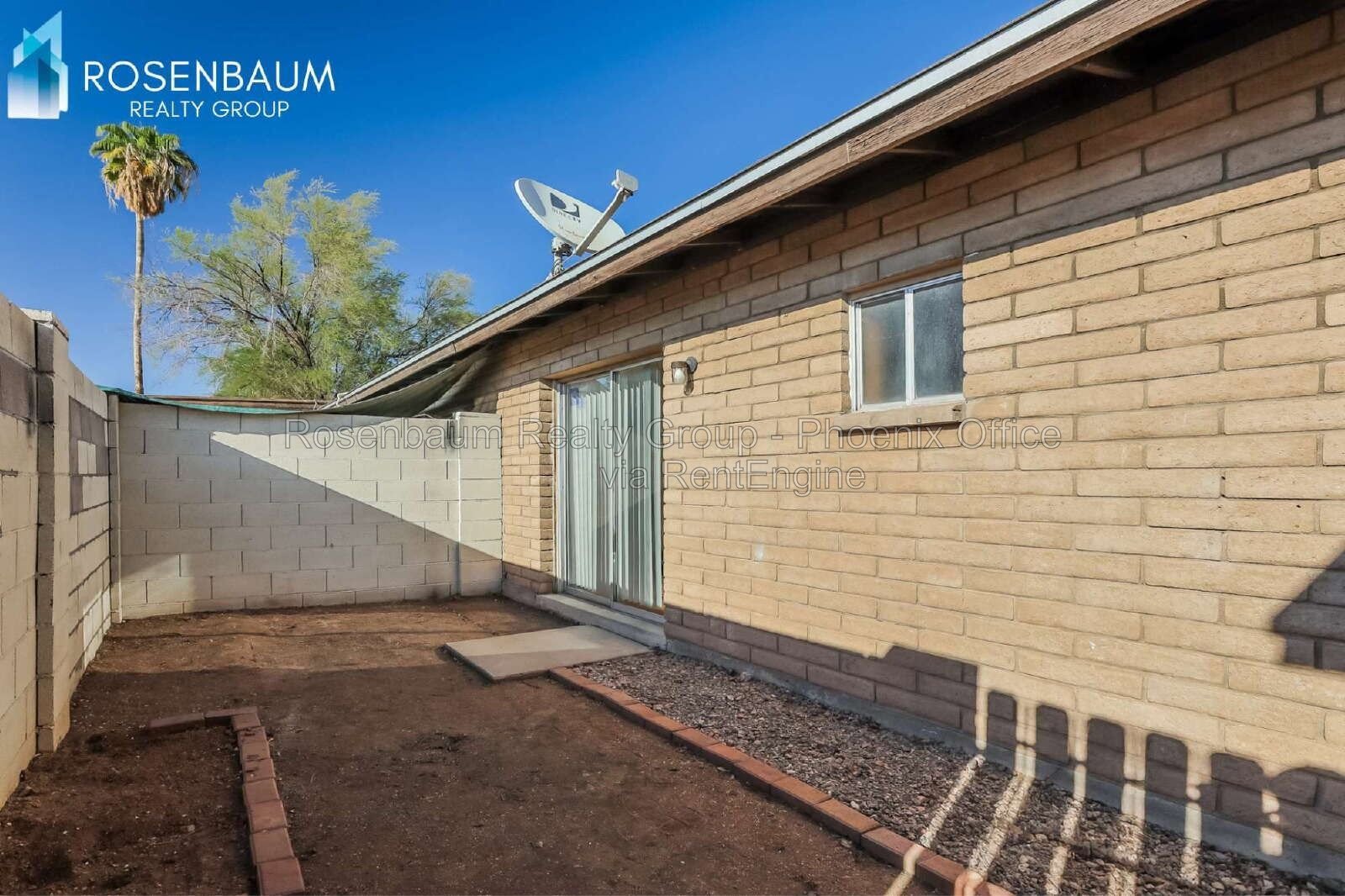 Charming and cozy 2-bedrooms, 1-bath apartment tucked inside a quiet 4-plex in the heart of Mesa! property image