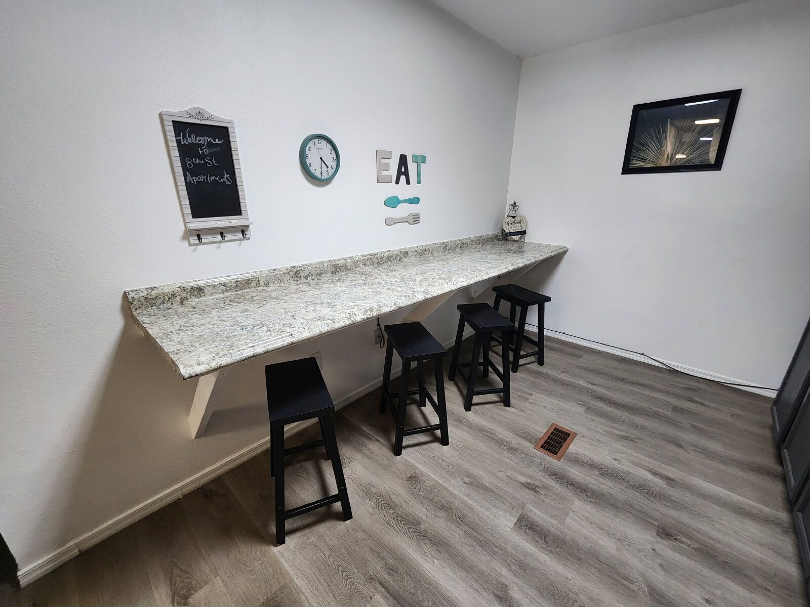 Affordable Private Rooms with Shared Living — WIFI Included + 1/2 OFF GYM MEMBERSHIP at 8th Street Apartments! STUDENT DORMS property image