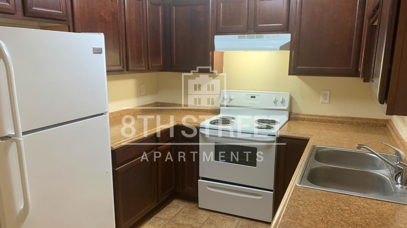Lovely 2 bed 1 bath apt + 50% OFF of 8th St Fitness Club MEMBERSHIP property image
