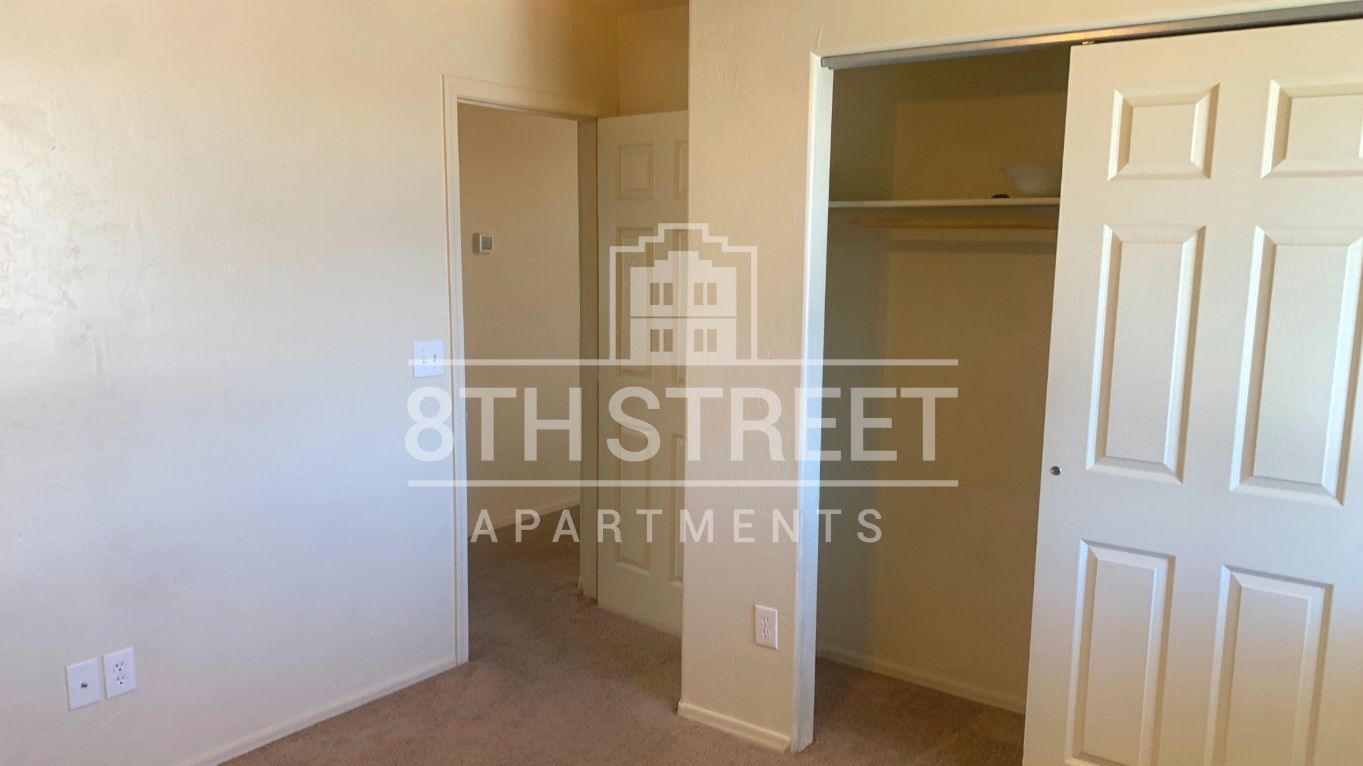 Lovely 2 bed 1 bath apt + 50% OFF of 8th St Fitness Club MEMBERSHIP property image