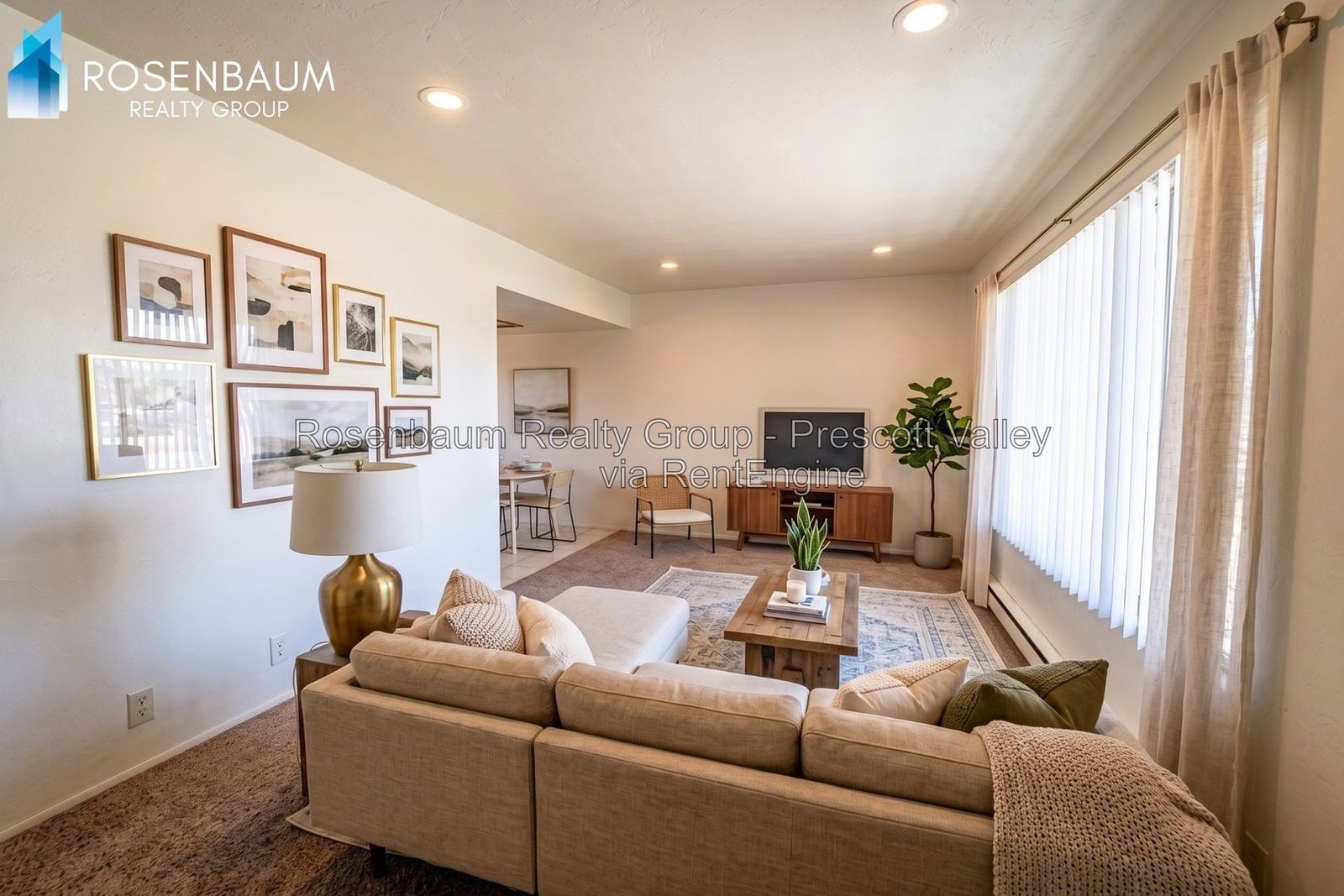 Cozy Upstairs 2-Bedroom Apartment with Shared Fenced Yard property image