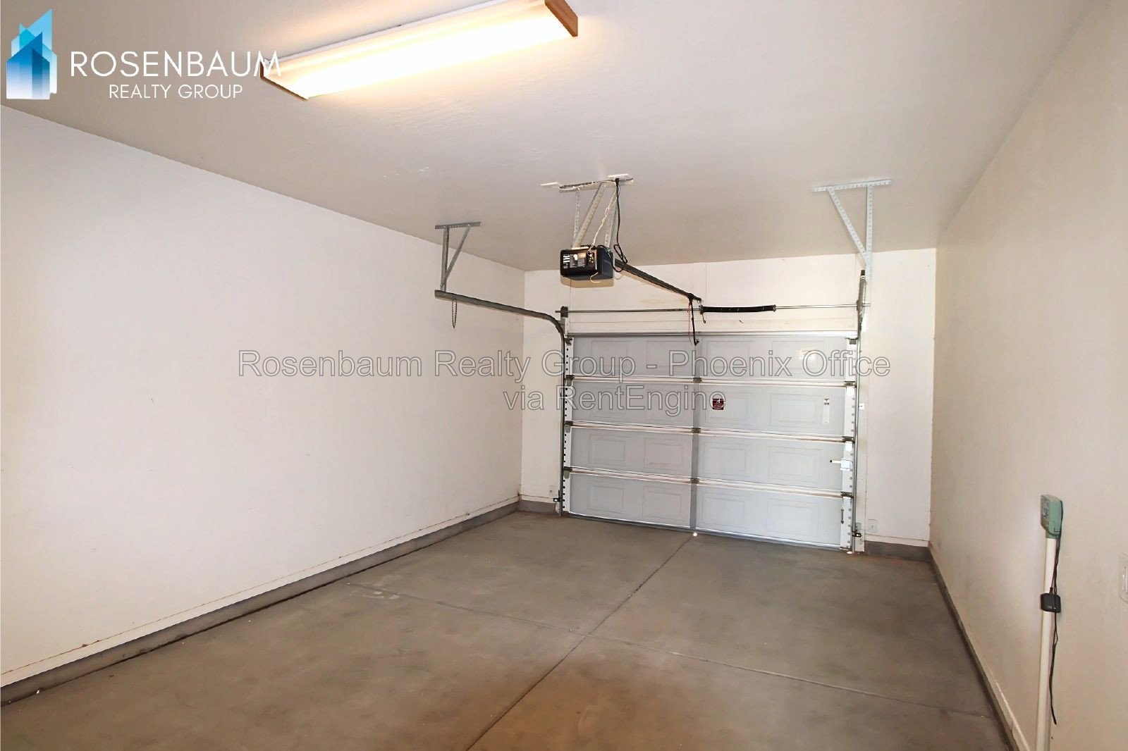 Beautiful 2-bedrooms, 2-baths two-story home in Arizona City! property image