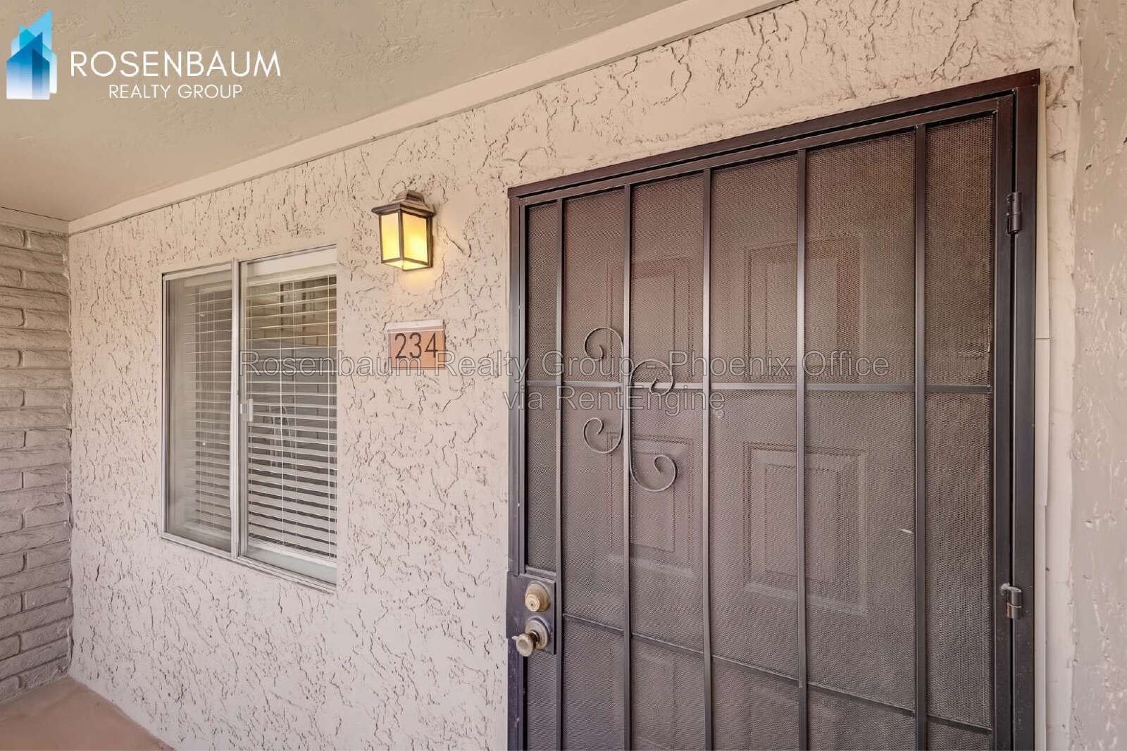 Charming 2-beds, 2-baths upstairs condo near Old Town Scottsdale! property image