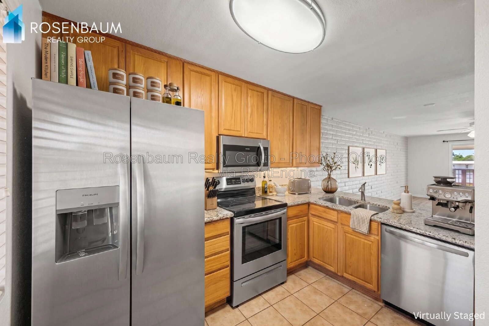 Charming 2-beds, 2-baths upstairs condo near Old Town Scottsdale! property image