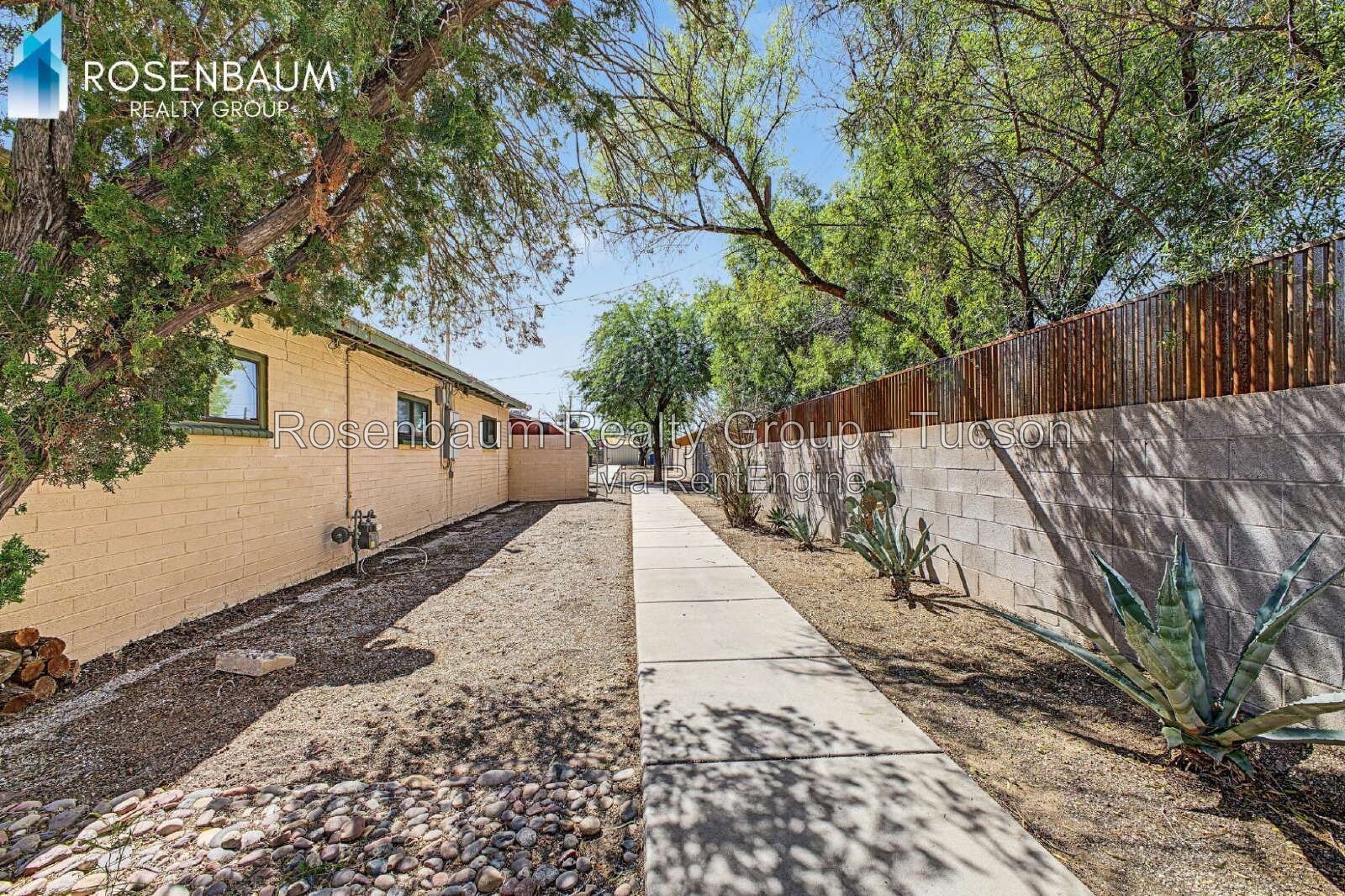 Charming 2-beds, 2-baths single family home in Tucson! property image