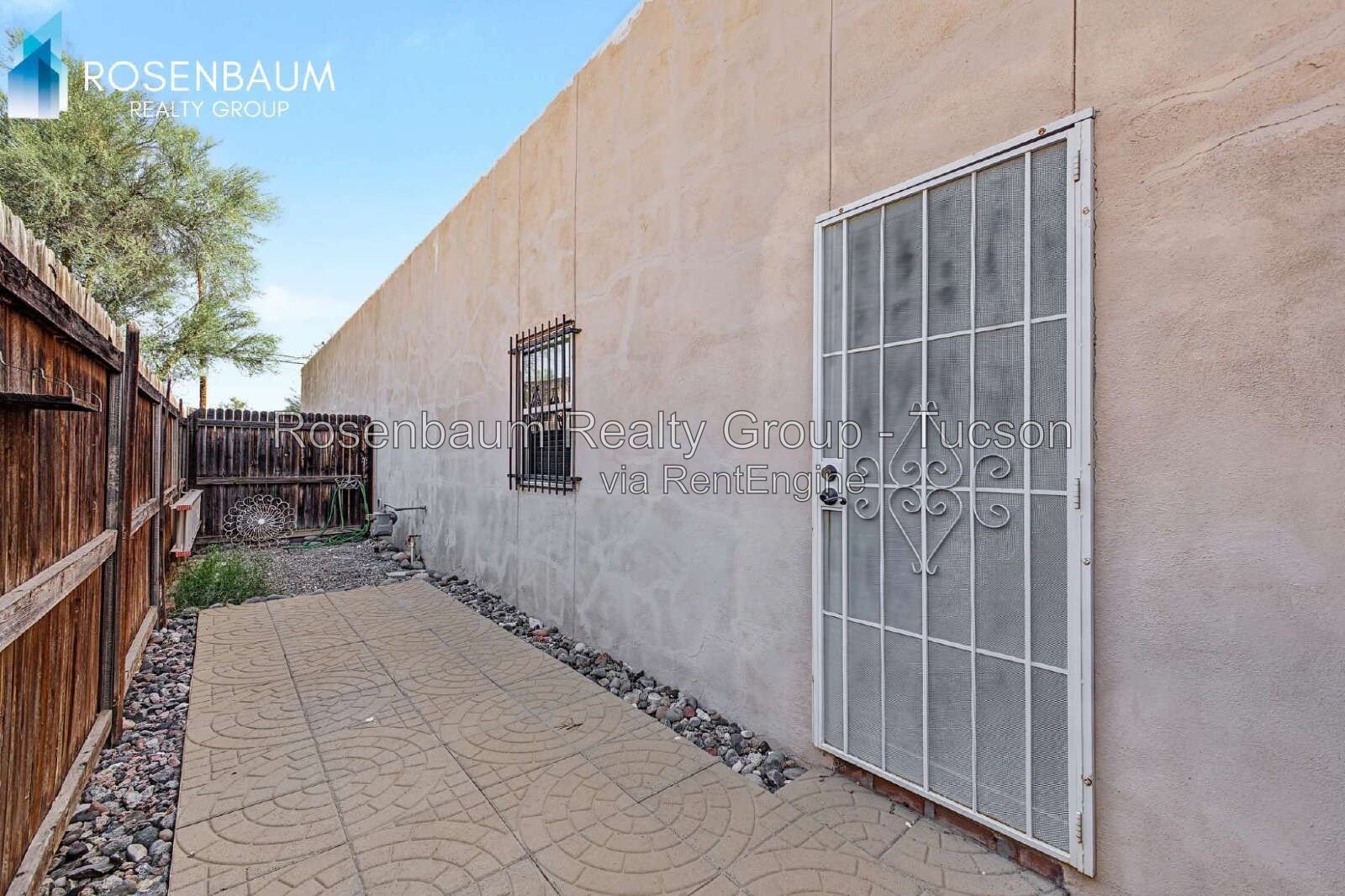 Charming 2-beds, 1-bath duplex nestled in Tucson’s Miles Neighborhood! property image