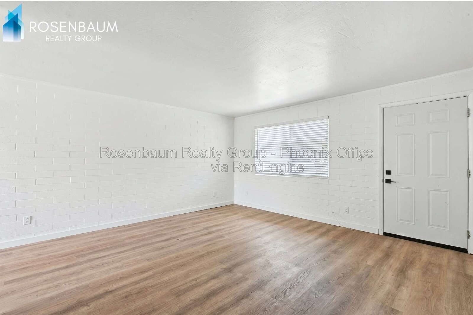 Beautifully charming 2-bedroom, 1-bath single-level triplex apartment in Casa Grande! property image