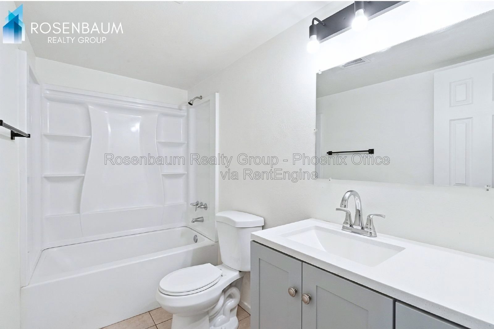 Beautifully charming 2-bedroom, 1-bath single-level triplex apartment in Casa Grande! property image