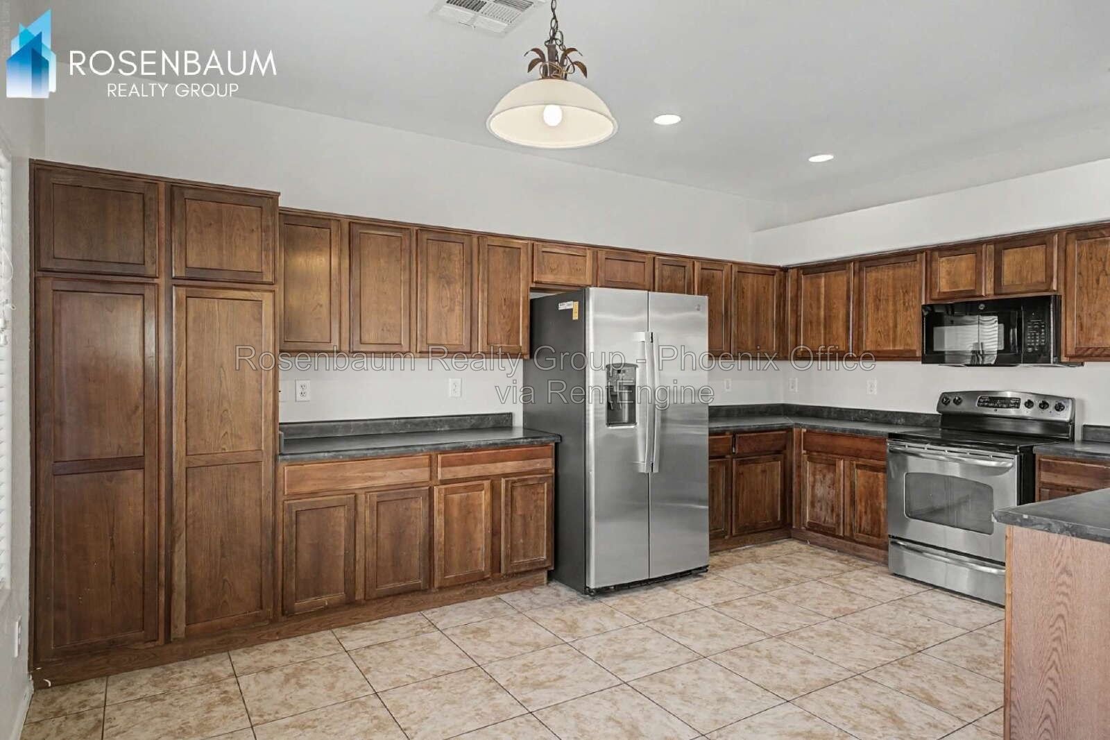 Beautifully charming 4-beds, 2.5-baths two-story home in Casa Grande! property image