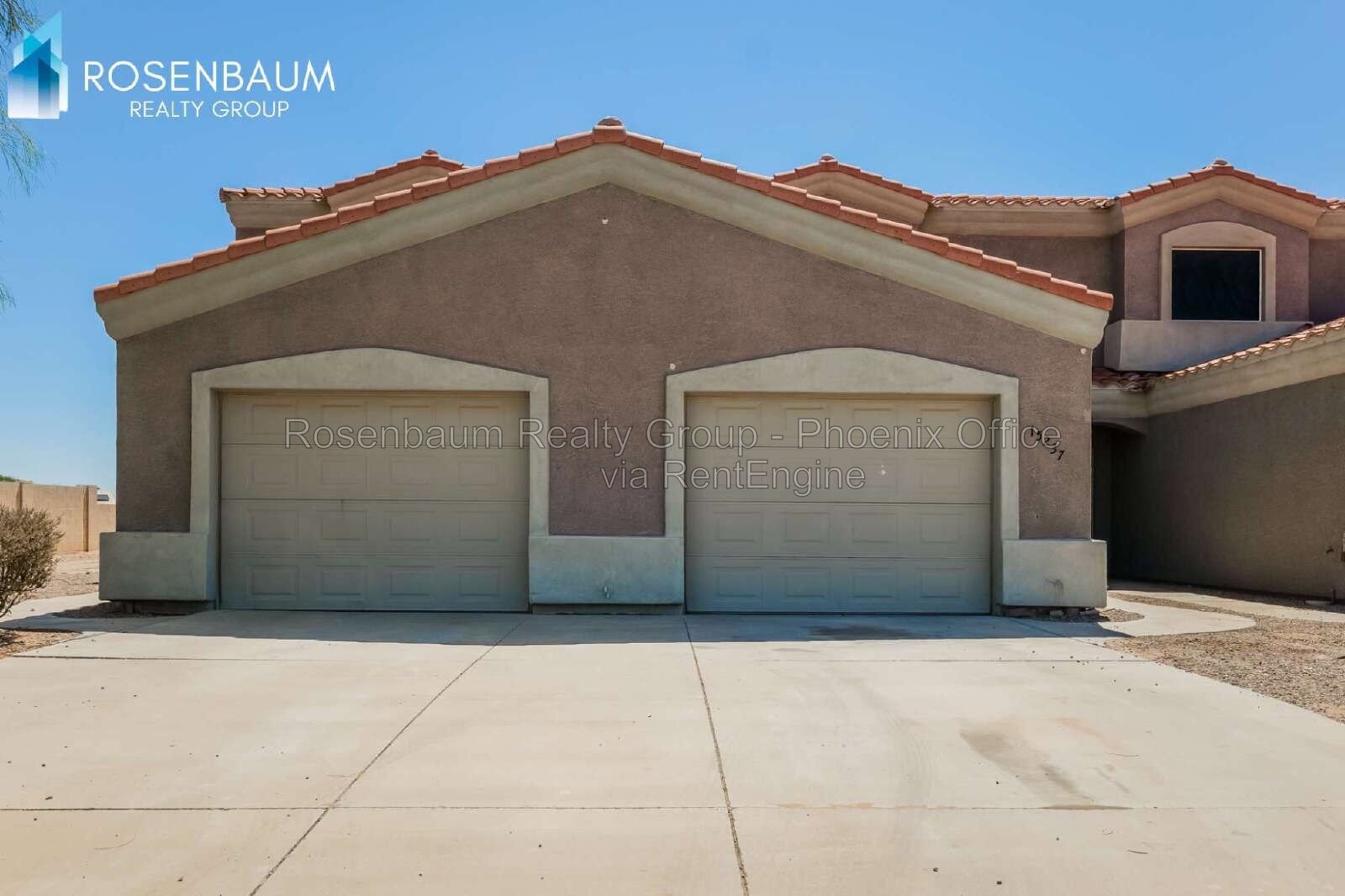 Gorgeous 2-beds, 2-baths townhome with Golf Course views in AZ City! property image