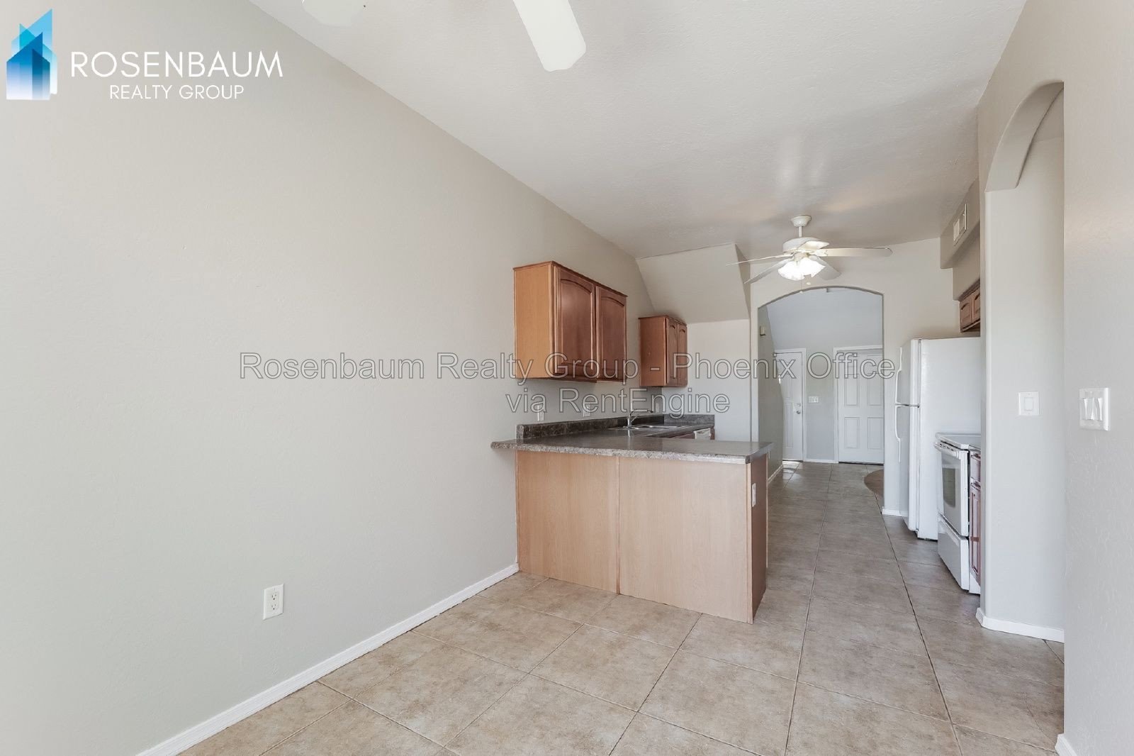 Gorgeous 2-beds, 2-baths townhome with Golf Course views in AZ City! property image