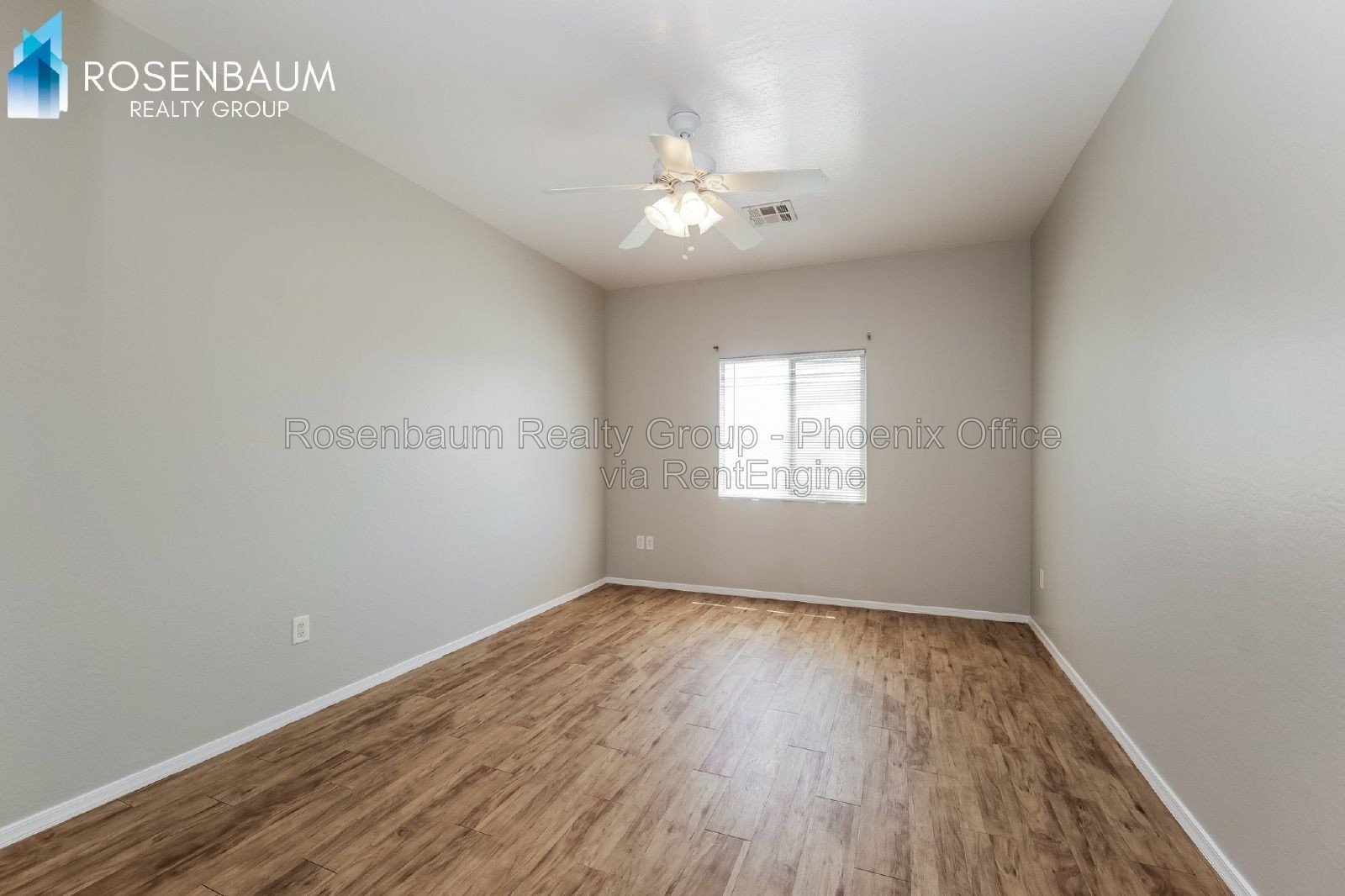 Gorgeous 2-beds, 2-baths townhome with Golf Course views in AZ City! property image
