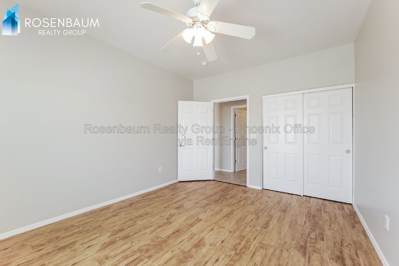 Gorgeous 2-beds, 2-baths townhome with Golf Course views in AZ City! property image