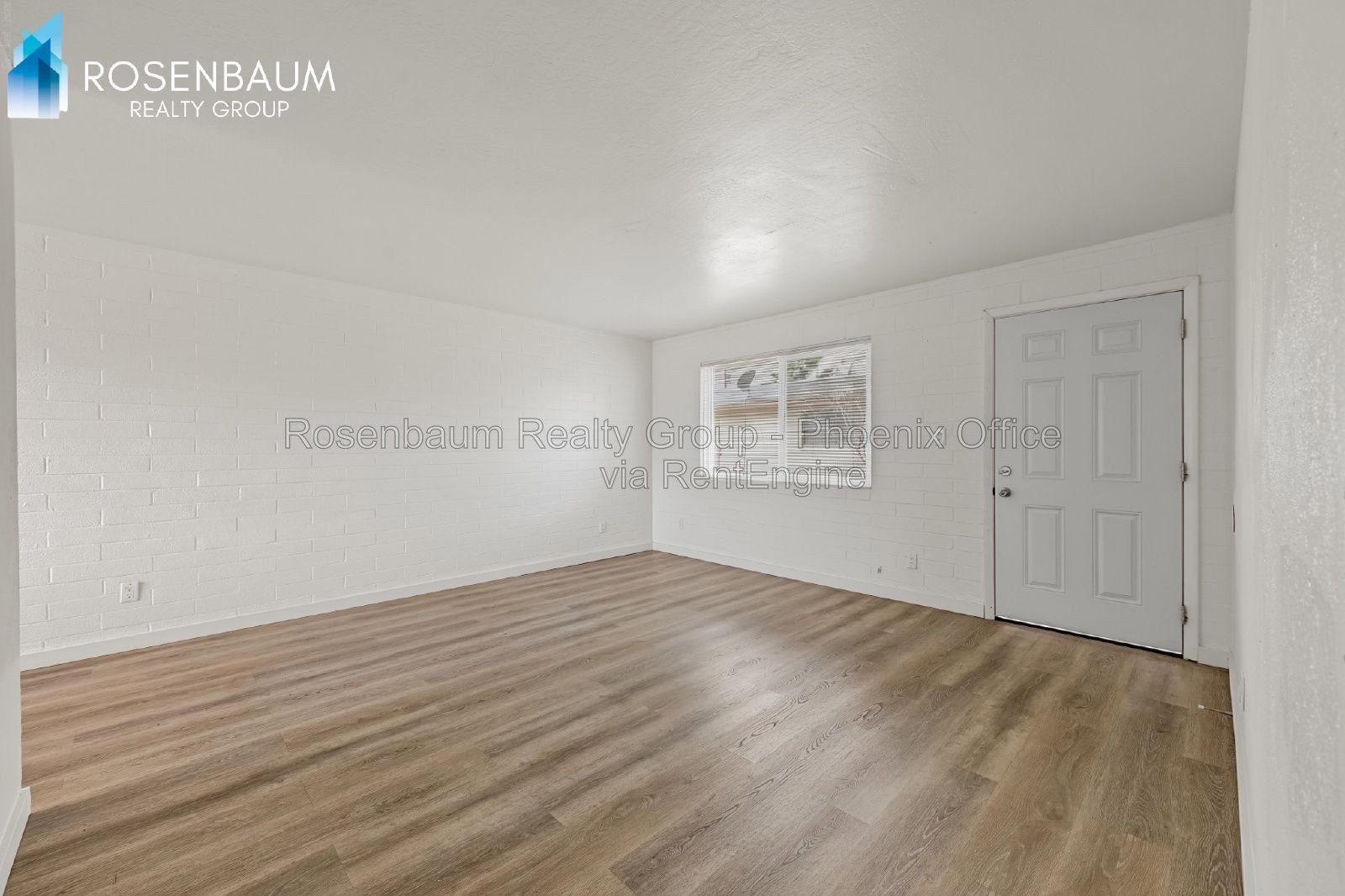 Beautifully charming 2-bedroom, 1-bath single-level triplex apartment in Casa Grande! property image