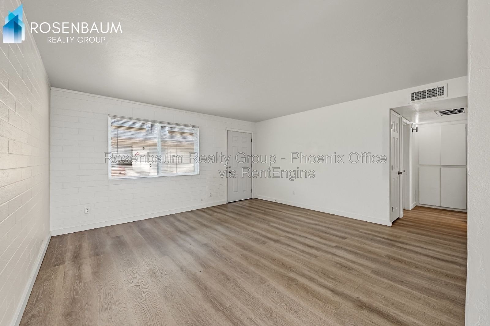 Beautifully charming 2-bedroom, 1-bath single-level triplex apartment in Casa Grande! property image