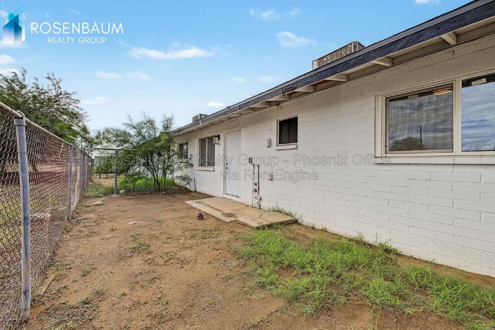 Beautifully charming 2-bedroom, 1-bath single-level triplex apartment in Casa Grande! property image