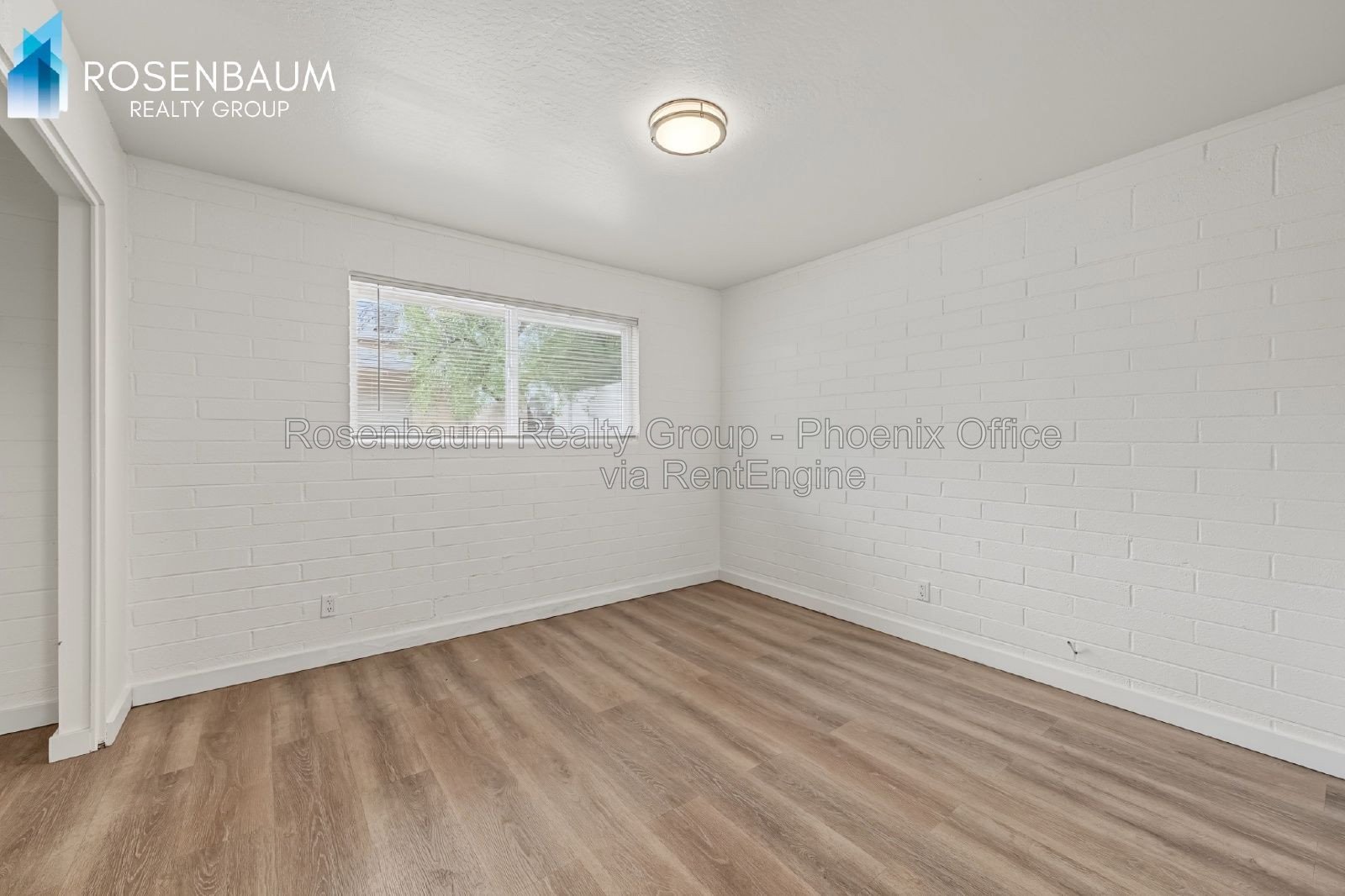 Beautifully charming 2-bedroom, 1-bath single-level triplex apartment in Casa Grande! property image