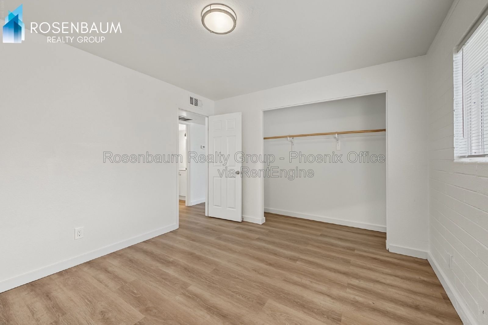 Beautifully charming 2-bedroom, 1-bath single-level triplex apartment in Casa Grande! property image