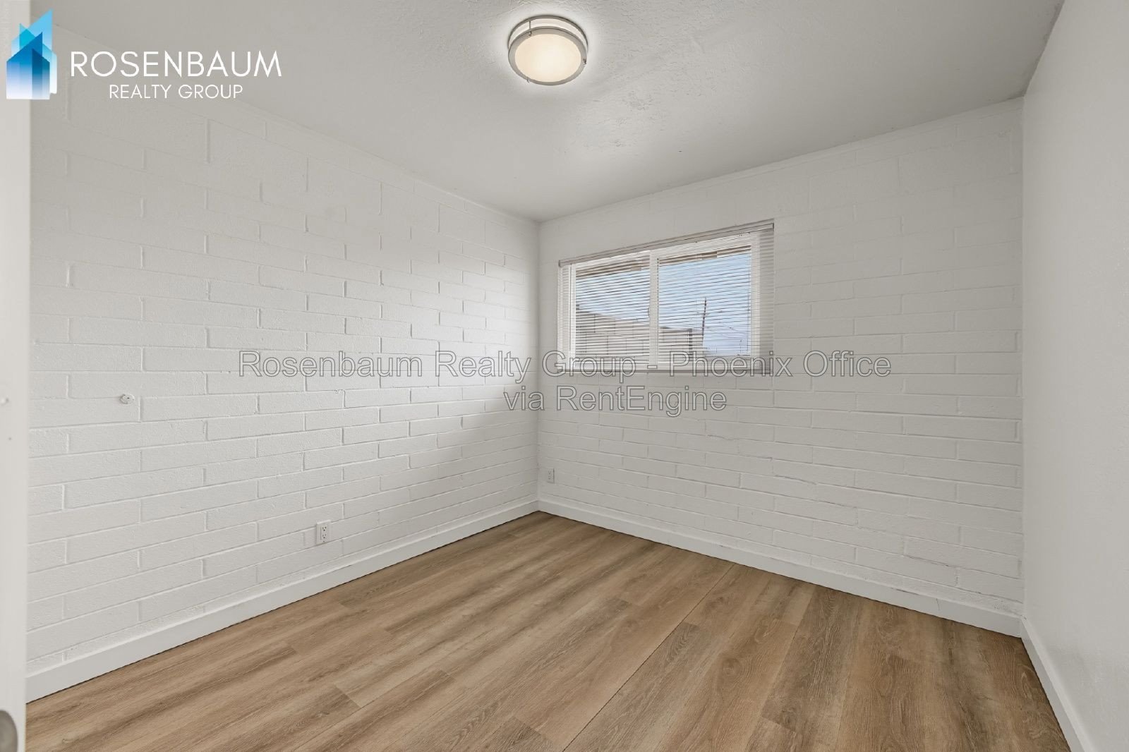 Beautifully charming 2-bedroom, 1-bath single-level triplex apartment in Casa Grande! property image