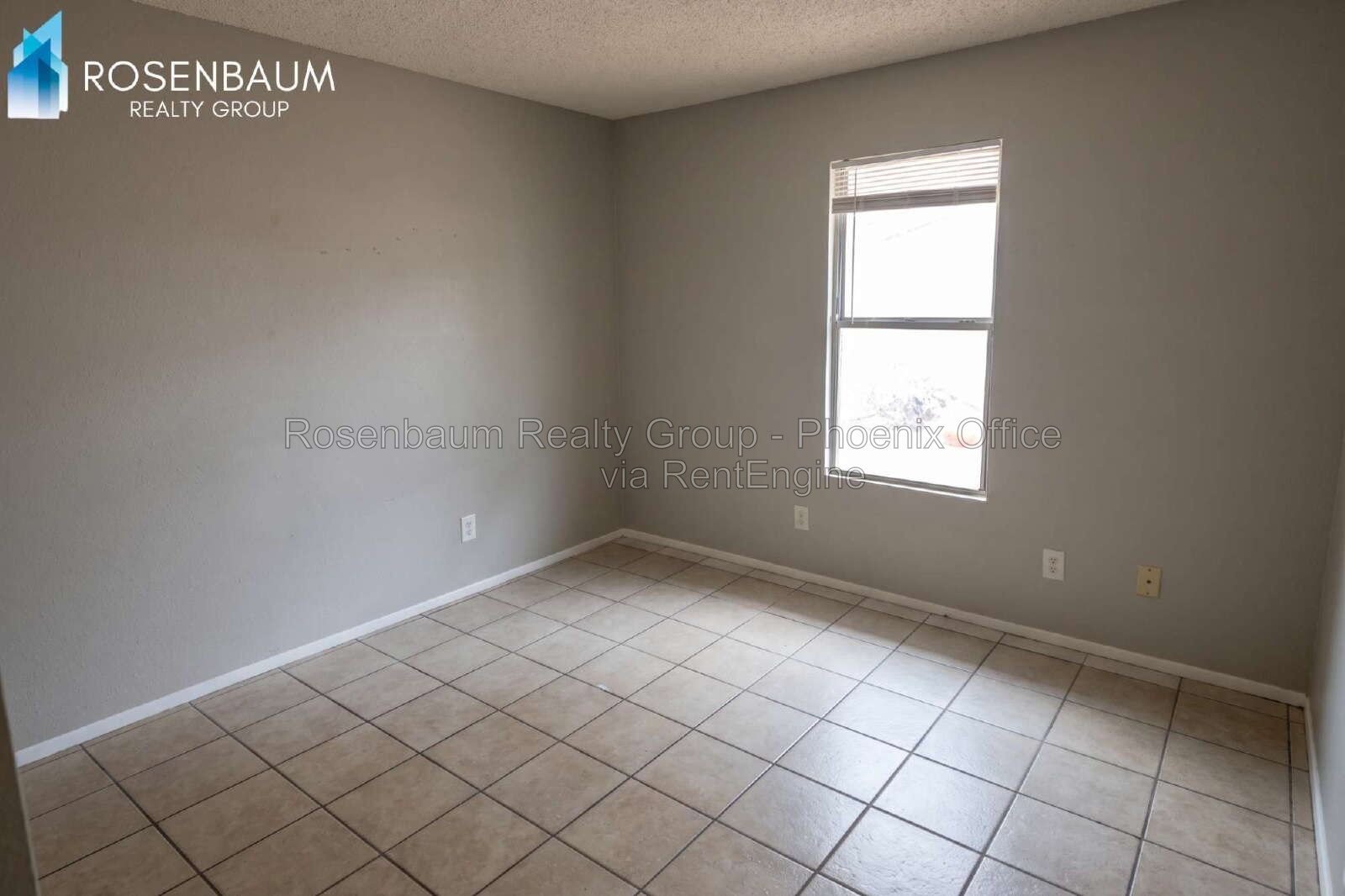 Charming & cozy 2-bedrooms, 1-bath apartment in the Heart of Mesa! property image