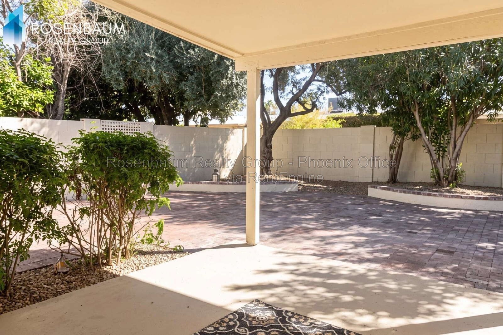 Gorgeous 3-beds, 3-bath townhome in Scottsdale’s Villa Monterey 55+ Community! property image