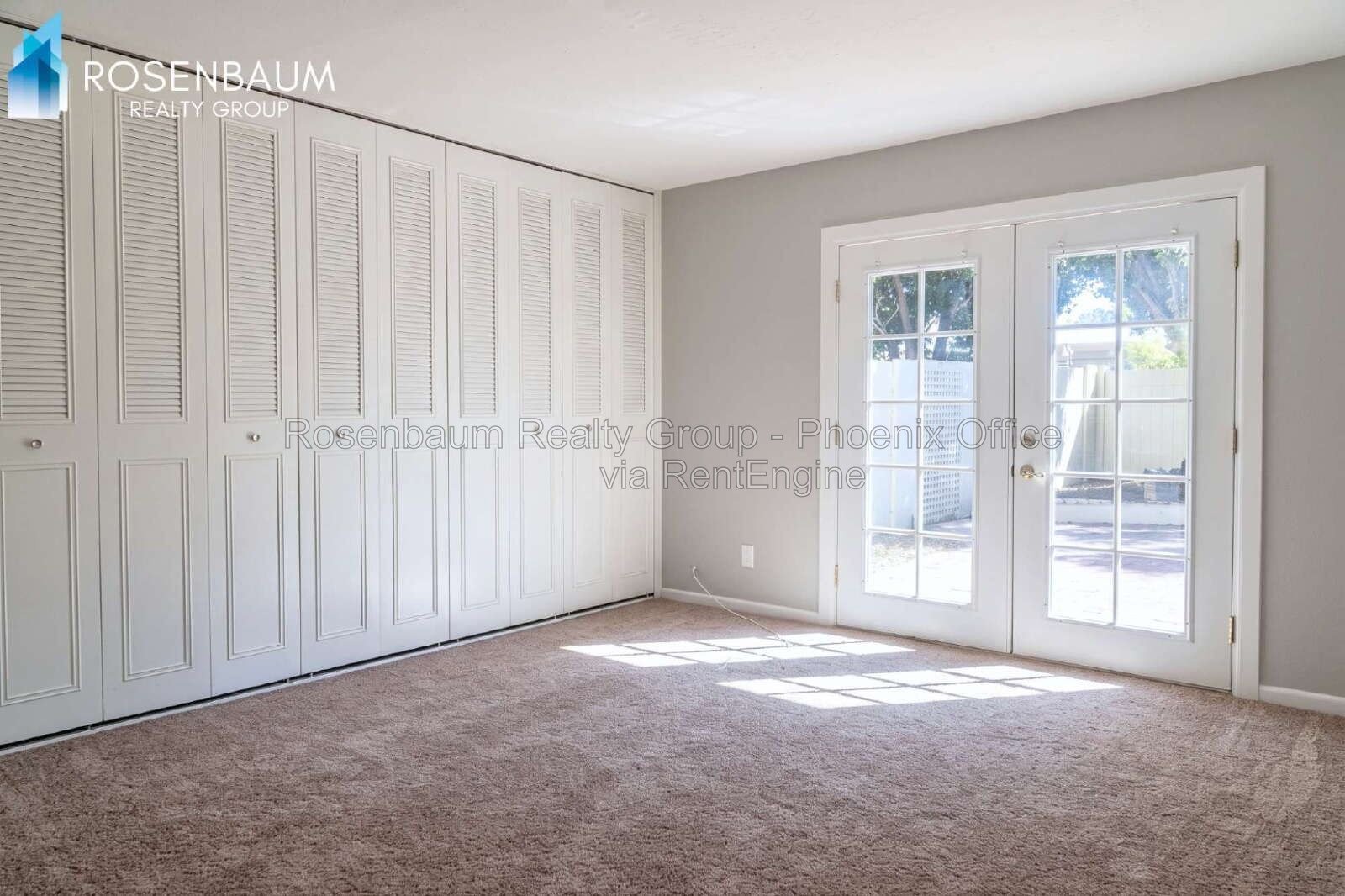 Gorgeous 3-beds, 3-bath townhome in Scottsdale’s Villa Monterey 55+ Community! property image